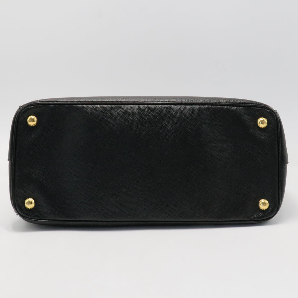 Saffiano Medium Galleria Double Zip Tote Black