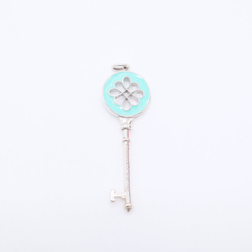 Knot Key Pendant Enamel W20434