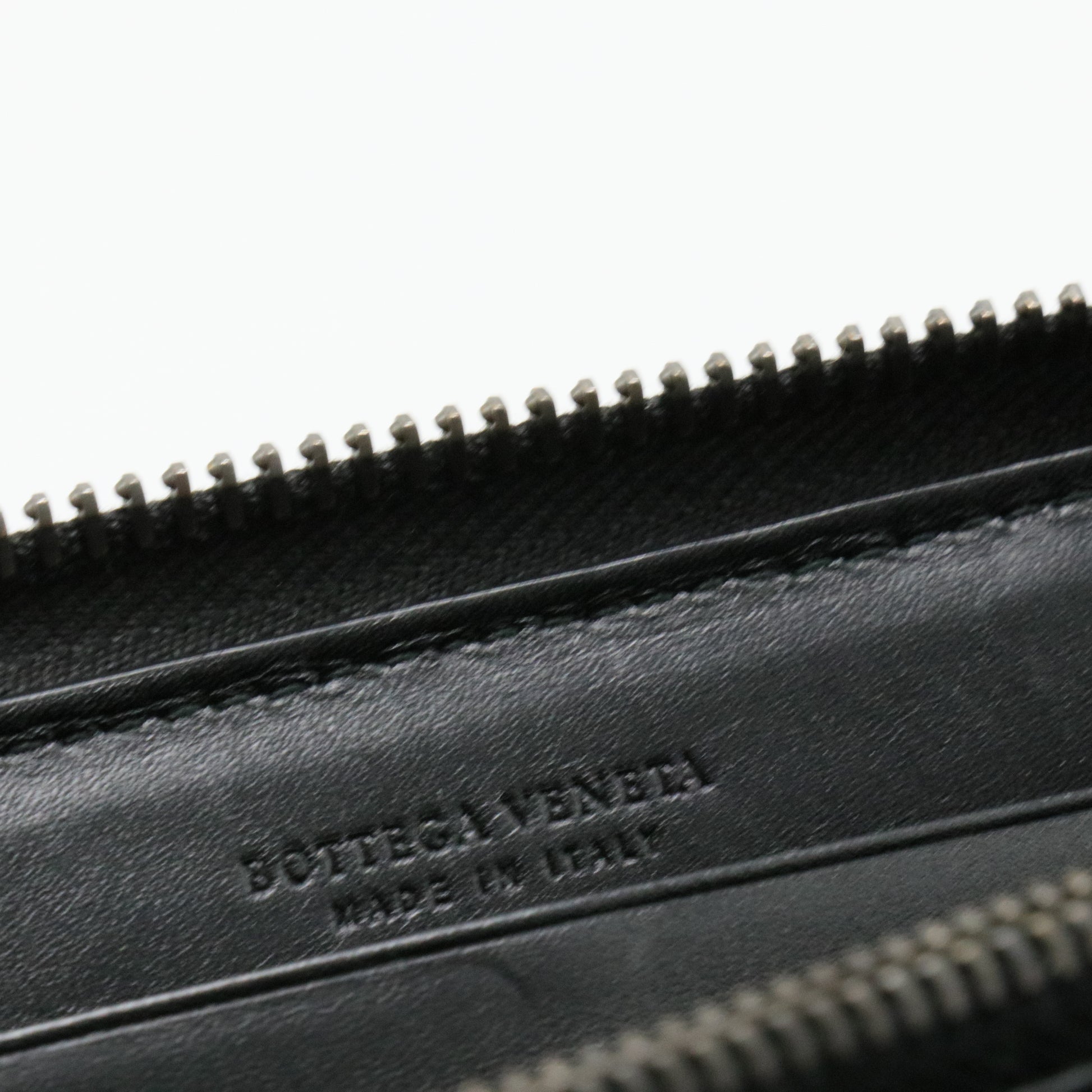 Zip Around Wallet Intrecciato Nappa Long