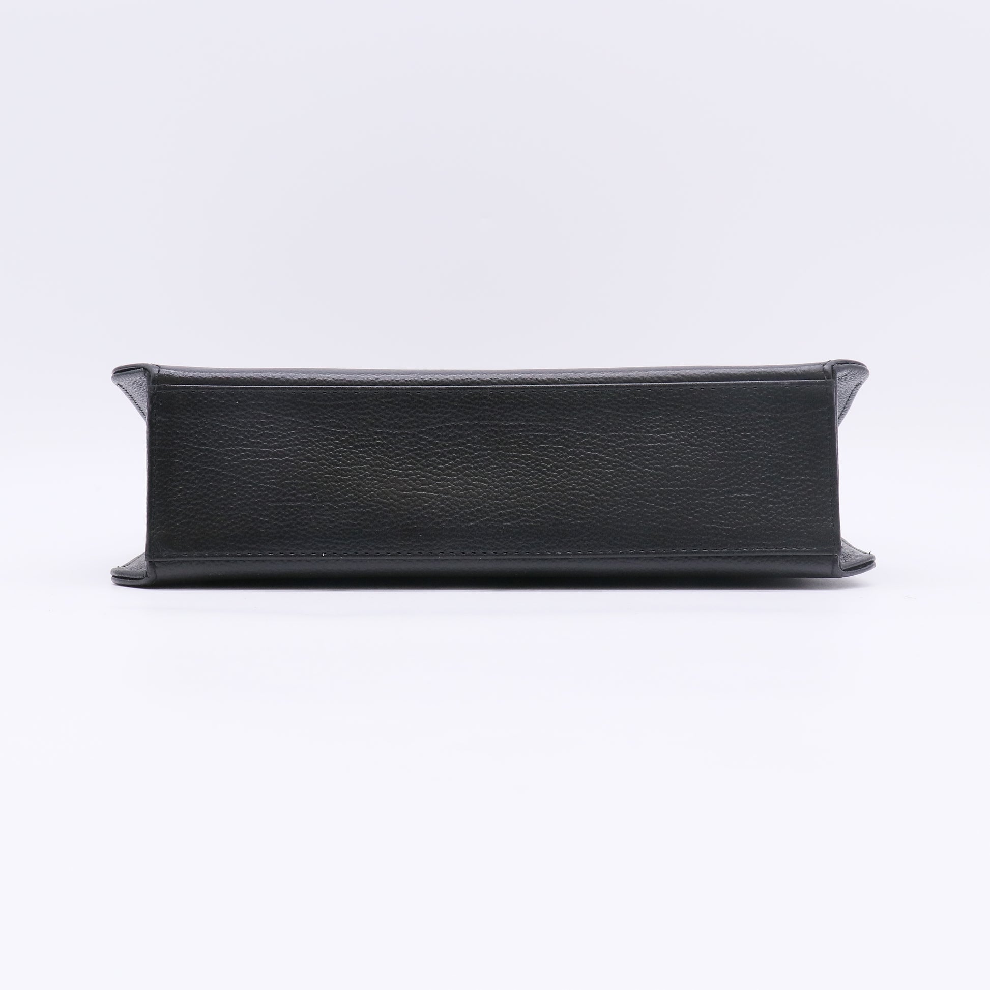 Yves Saint Laurent Vintage Logo-Embossed Leather Envelope Shoulder Bag B23513