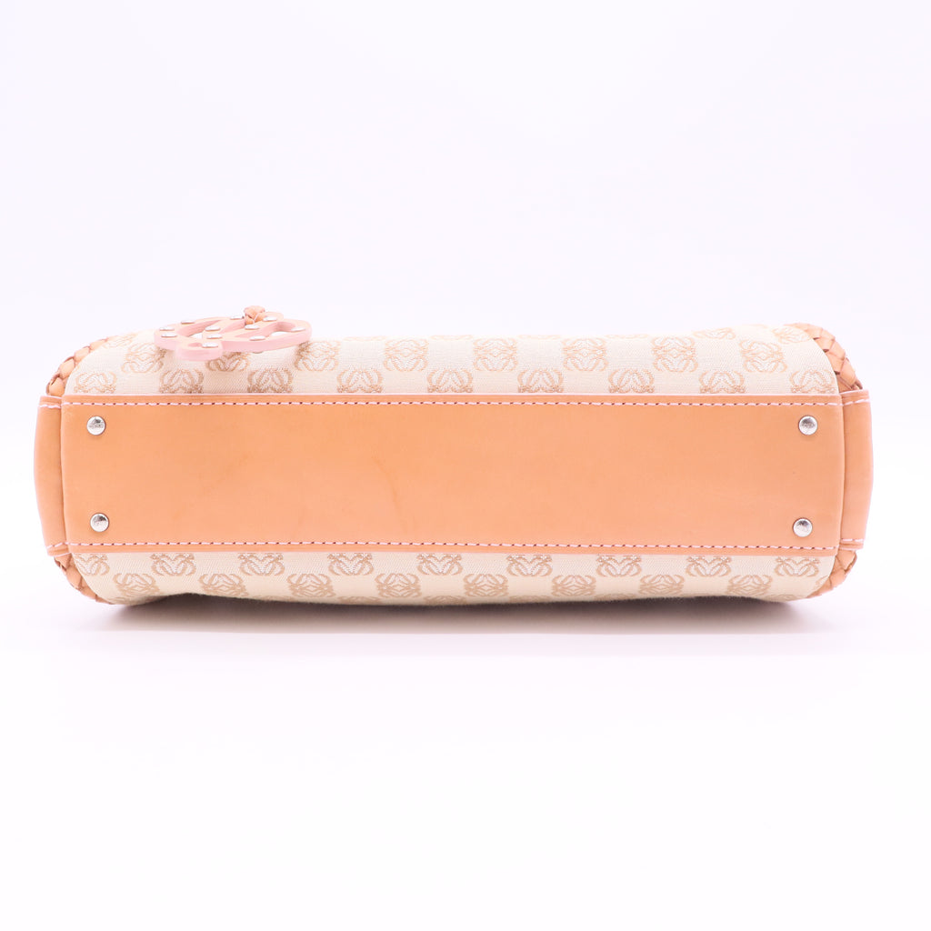 Monogram Baguette Camel twins Gisel