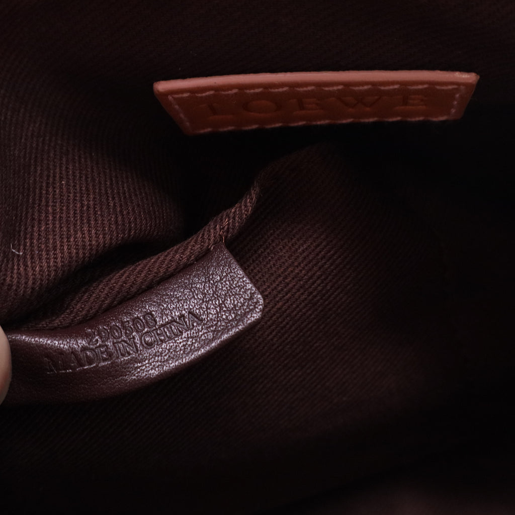 Monogram Baguette Camel twins Gisel