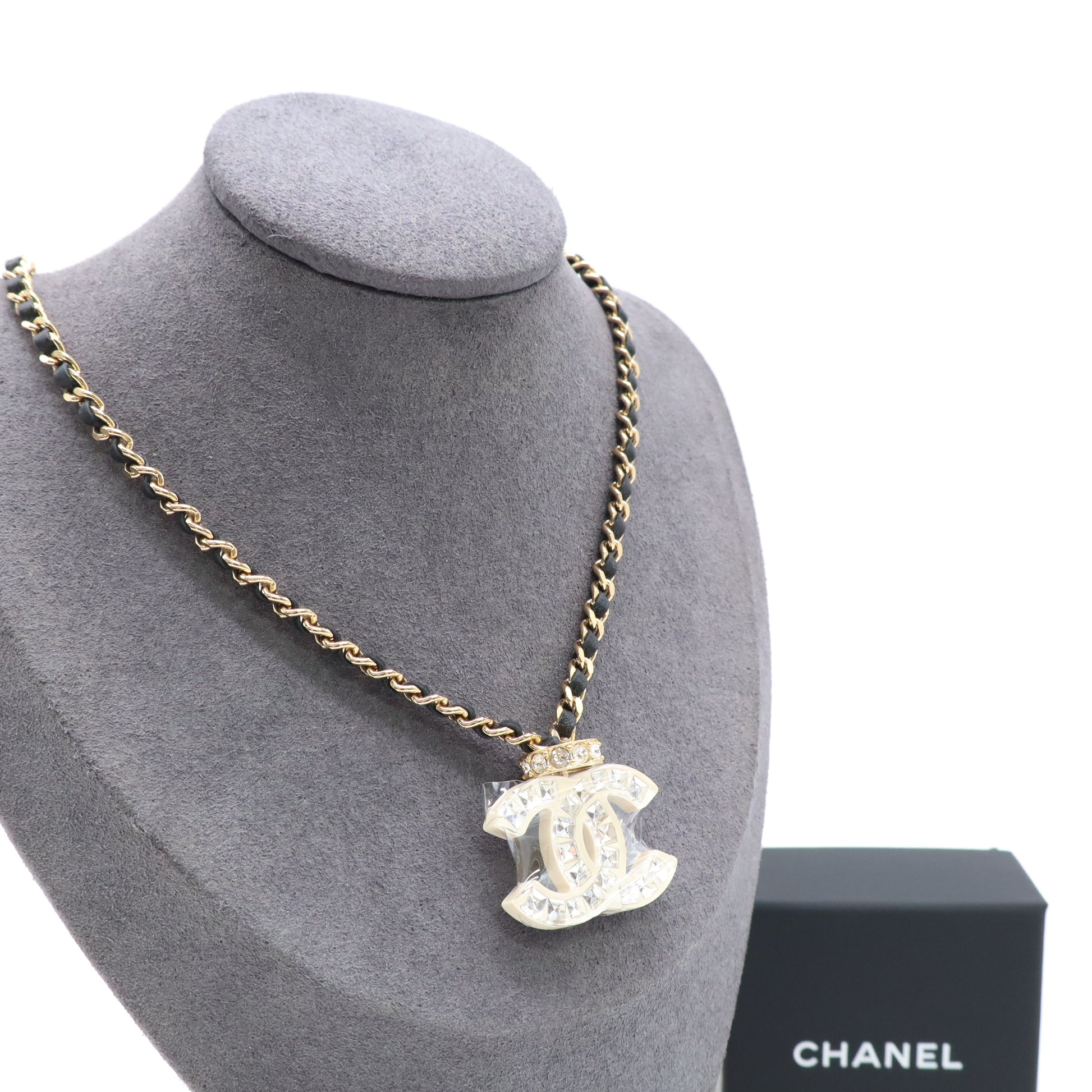 Woven Chain CC Pendant Chunky Choker Necklace Metal and Leather Twins LDJ4544