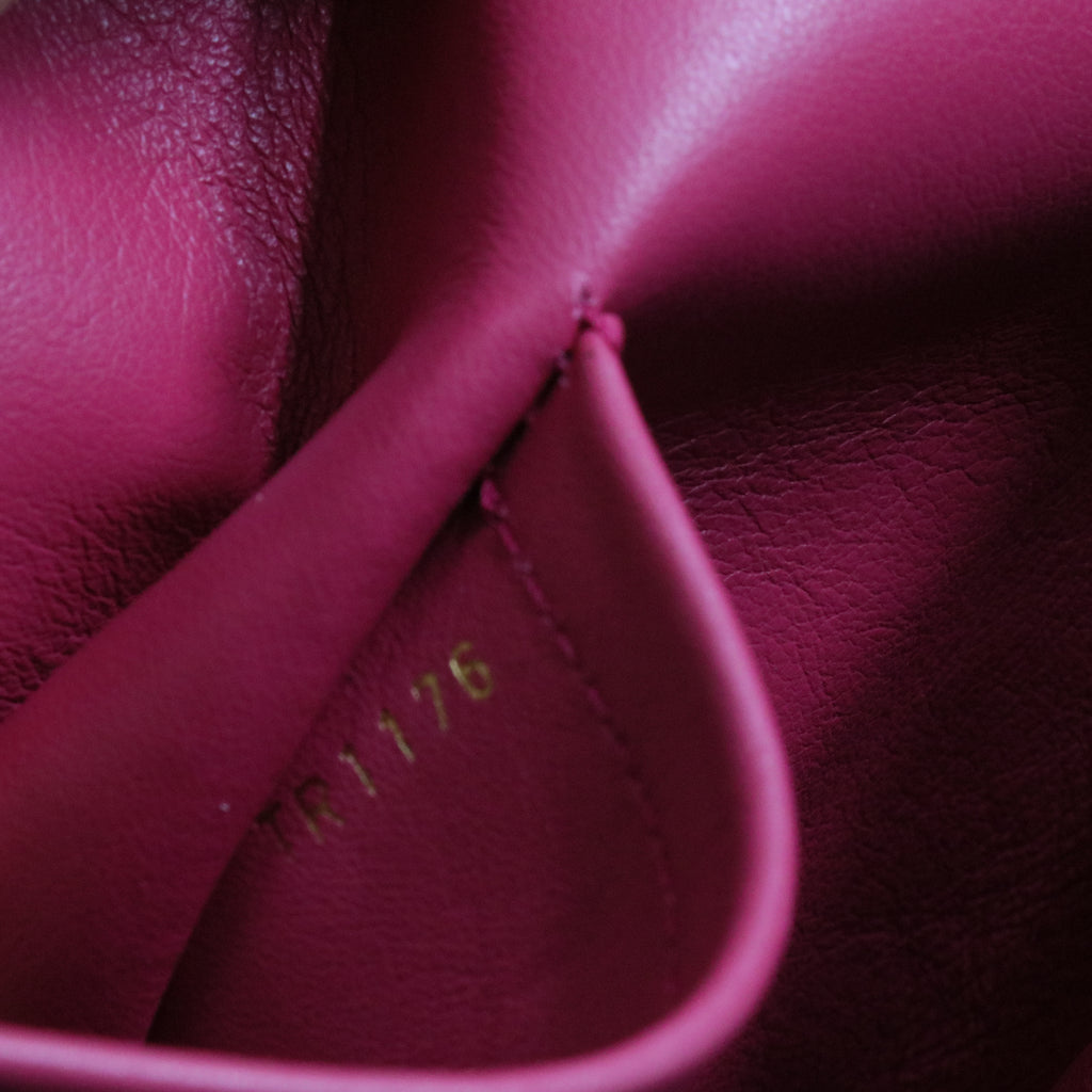 Taurillon Capucines MM Black Fuchsia
