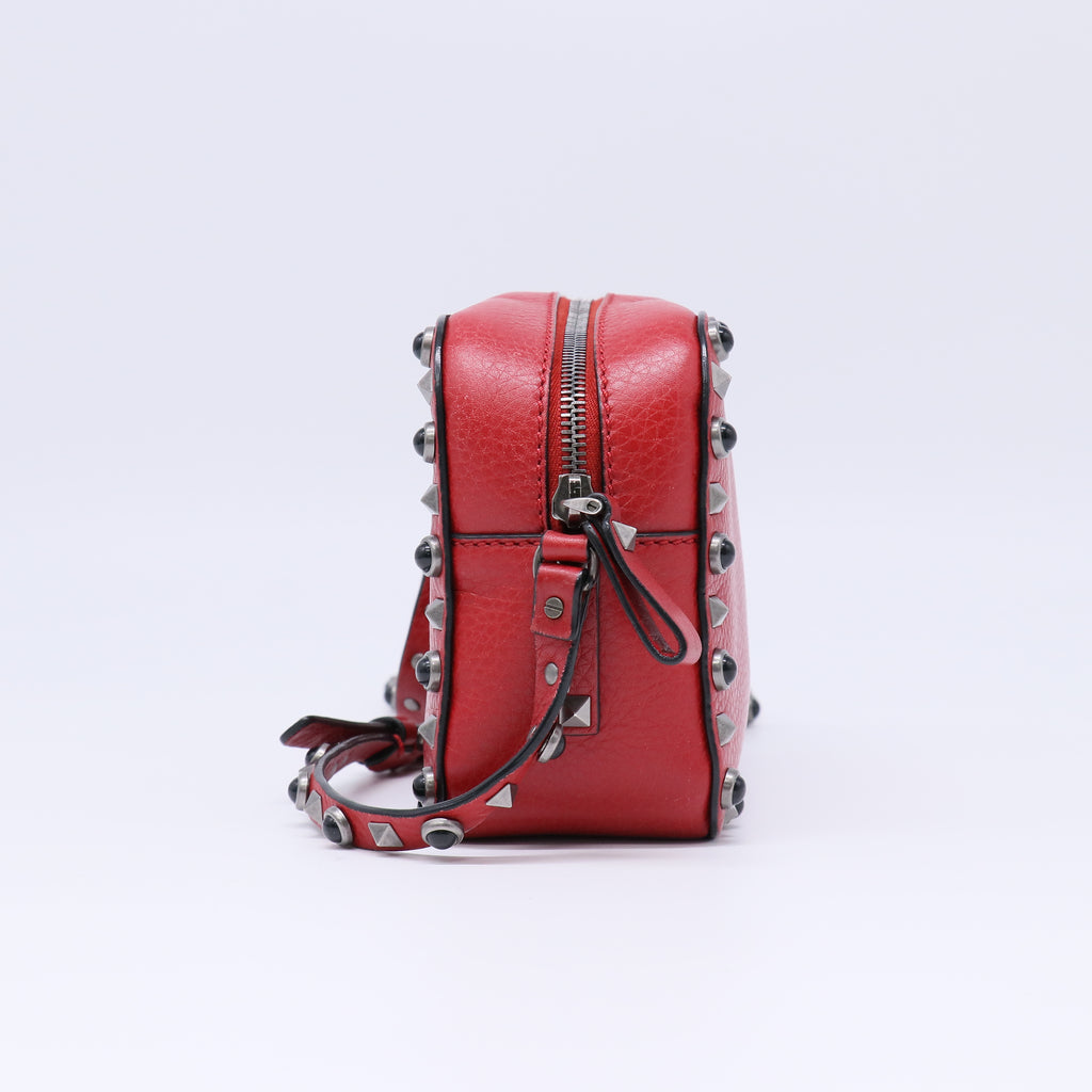 Valentino Garavani Rockstud Rolling Camera Crossbody Bag B21721