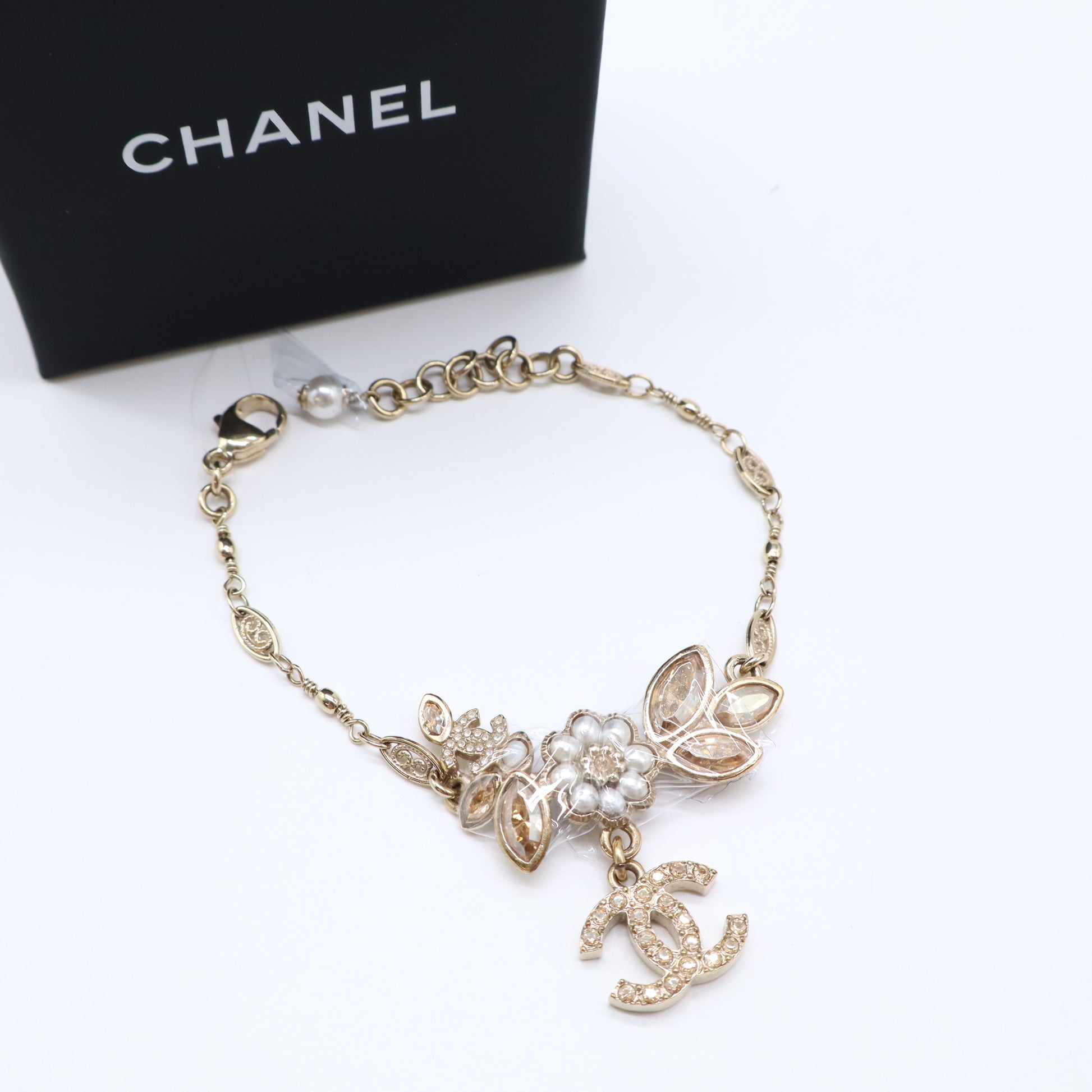 Gold with Artificial Pearl and Rhinestone Bracelet Twins LDJ4531