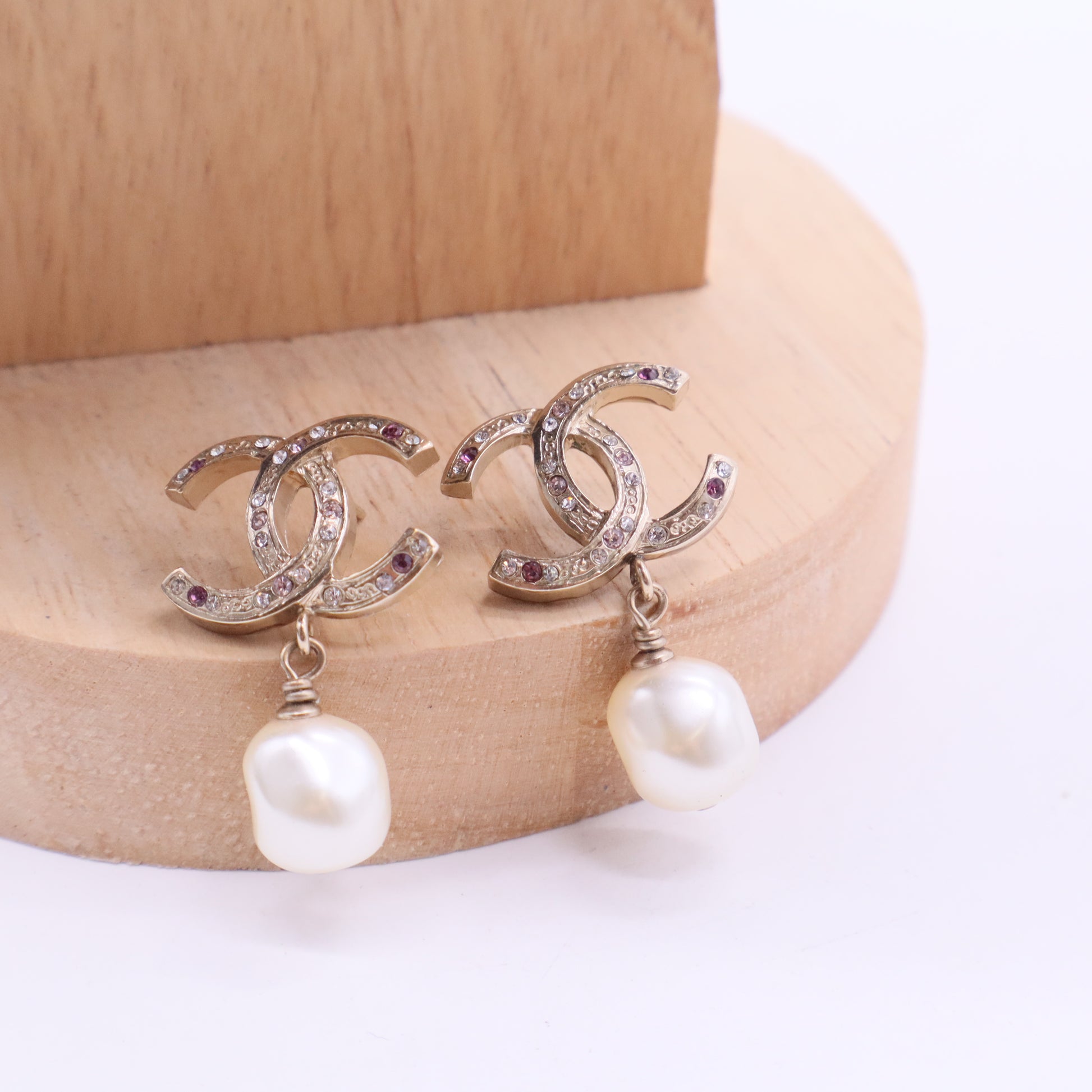 Faux Pearl & Strass CC Drop Earrings