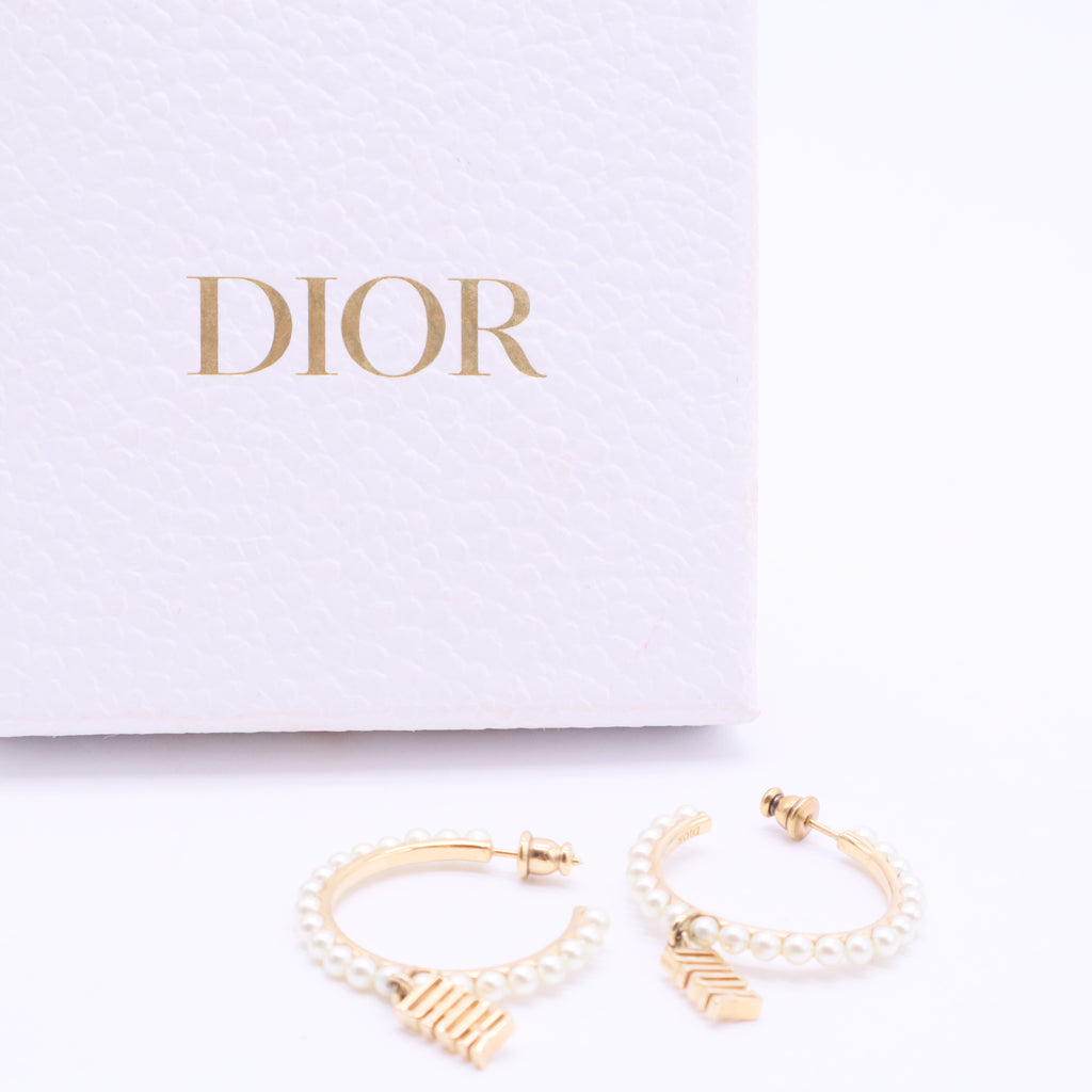 Women Dio(r)evolution Earrings Gold-Finish Metal and White Resin Pearls