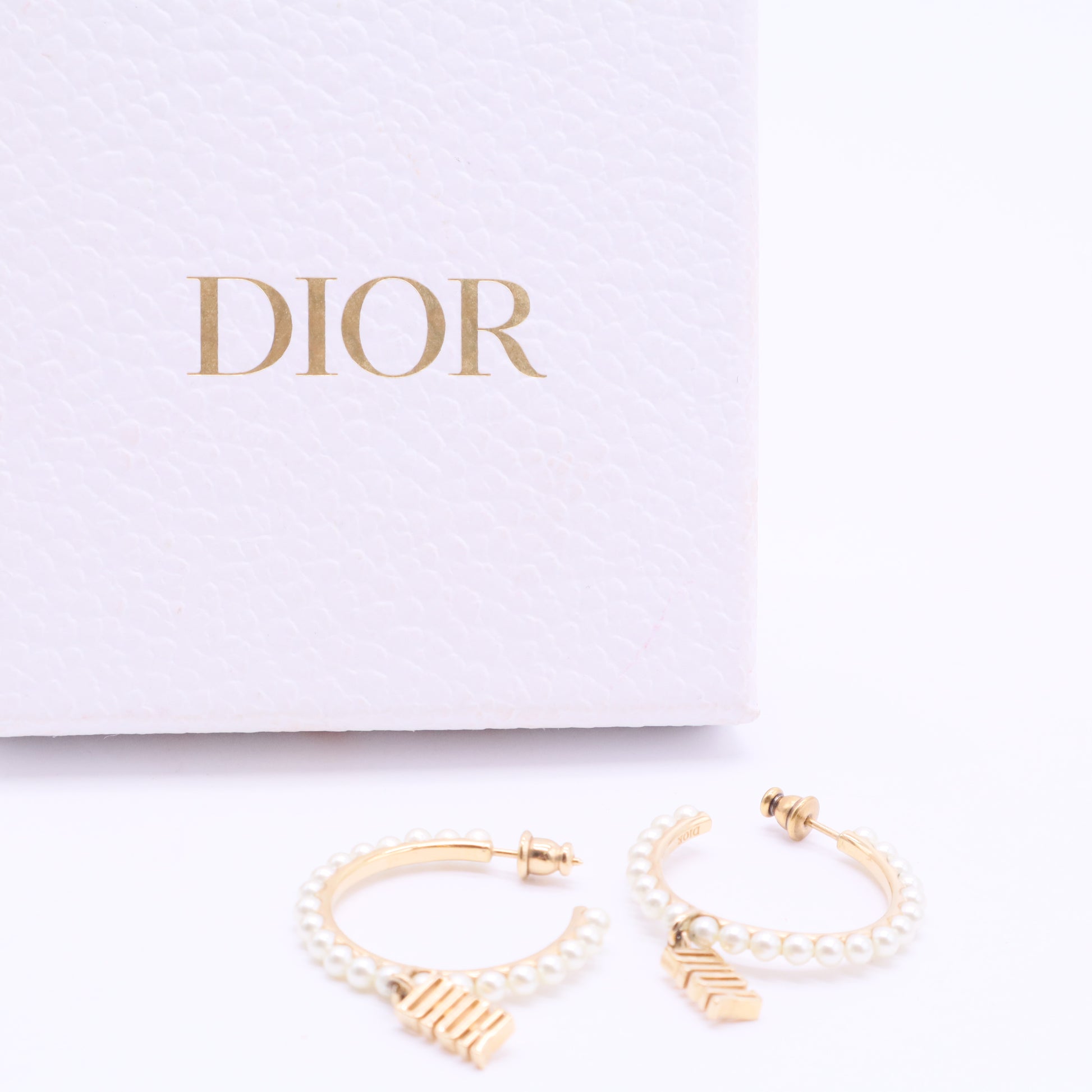 Women Dio(r)evolution Earrings Gold-Finish Metal and White Resin Pearls