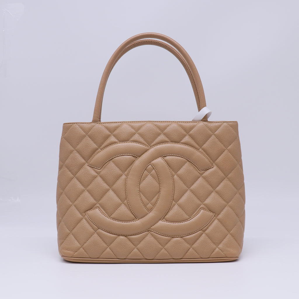 Caviar Medallion Tote B22154