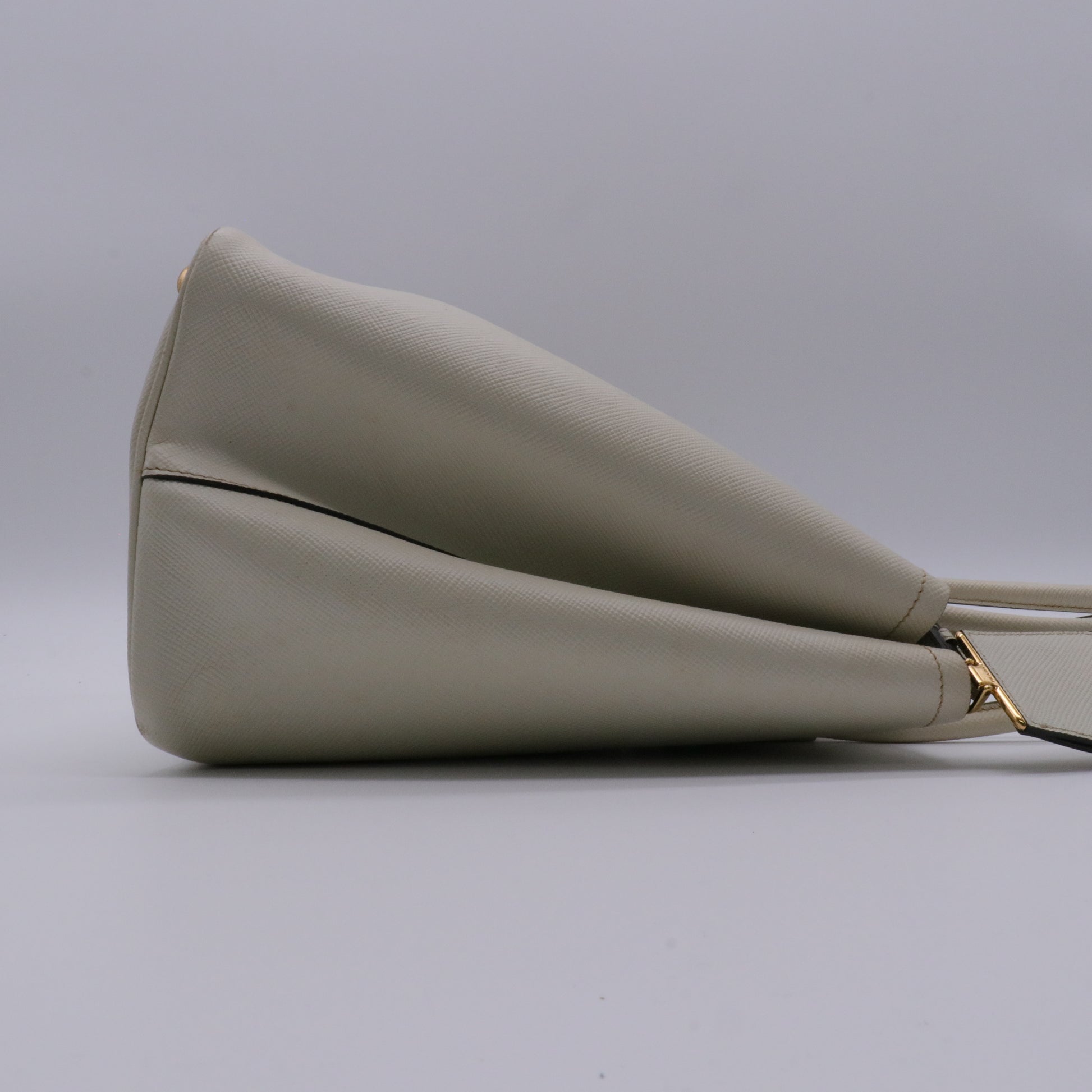 Saffiano Cuir Leather Double Medium twins