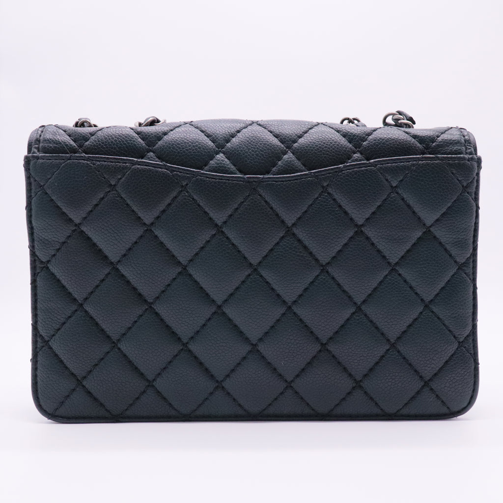 Classic flap Wallet on Chain Quilted Caviar