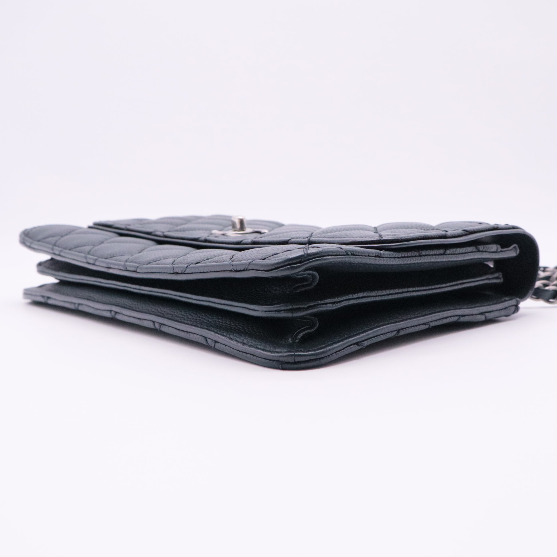 Classic flap Wallet on Chain Quilted Caviar