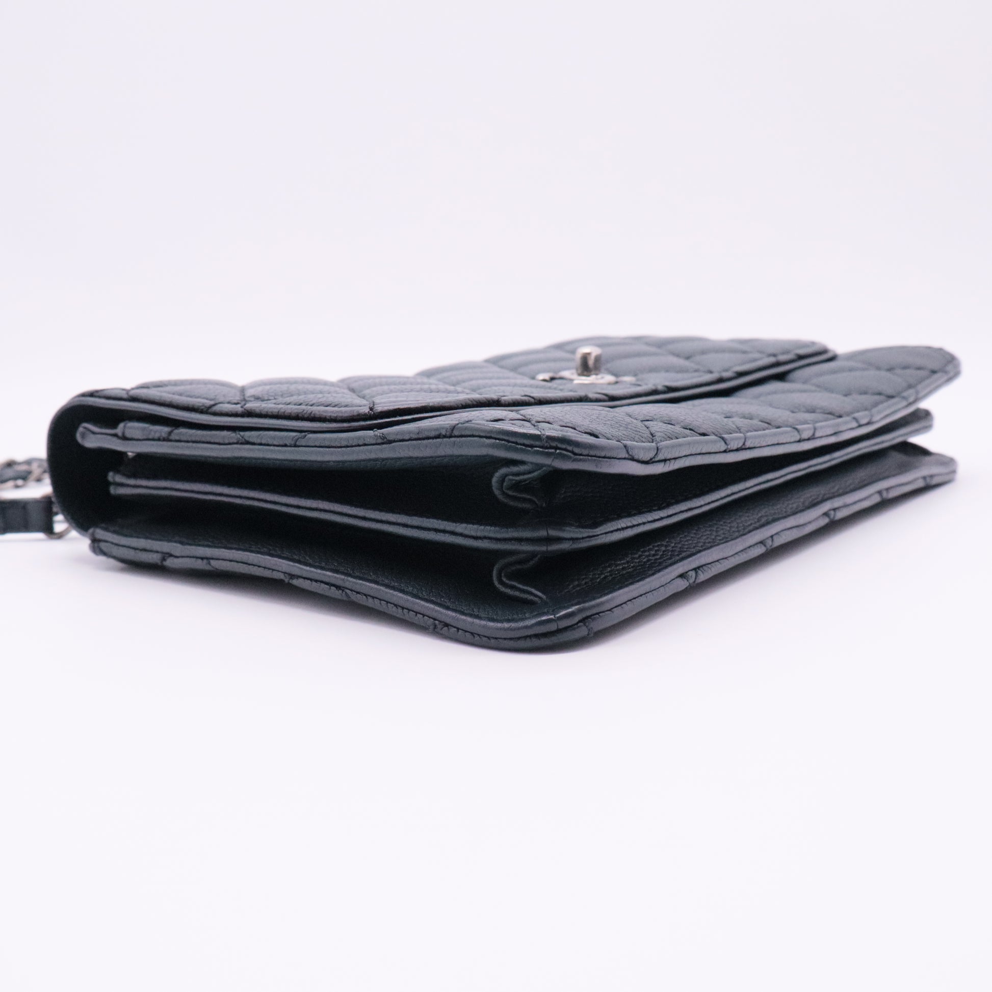 Classic flap Wallet on Chain Quilted Caviar