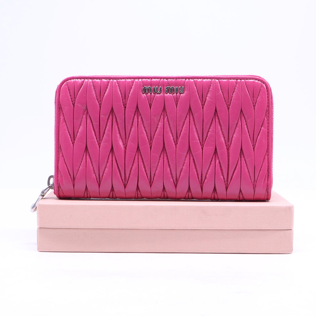 Miumiu Matelasse Leather Wallet Round Zipper W20698