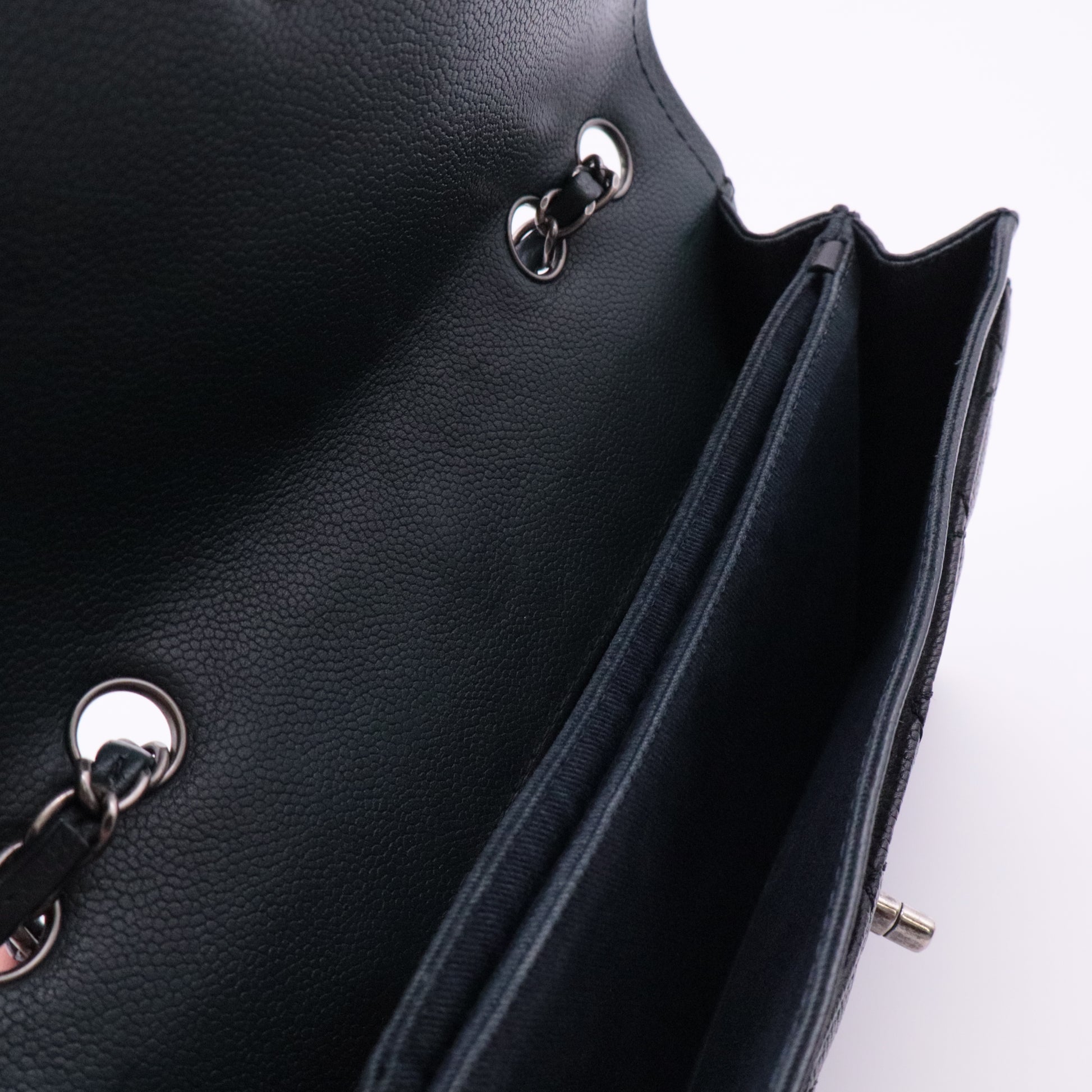 Classic flap Wallet on Chain Quilted Caviar