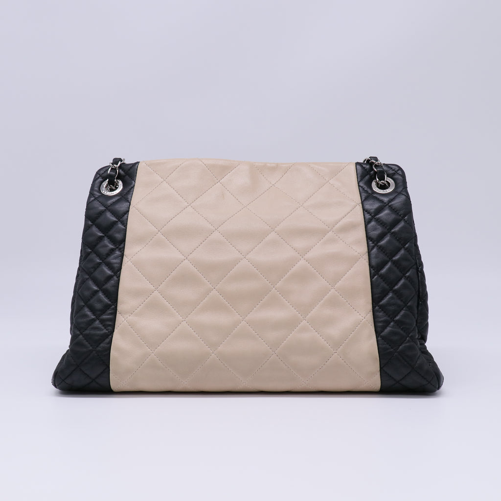 Large Chic and Soft Tote B22479