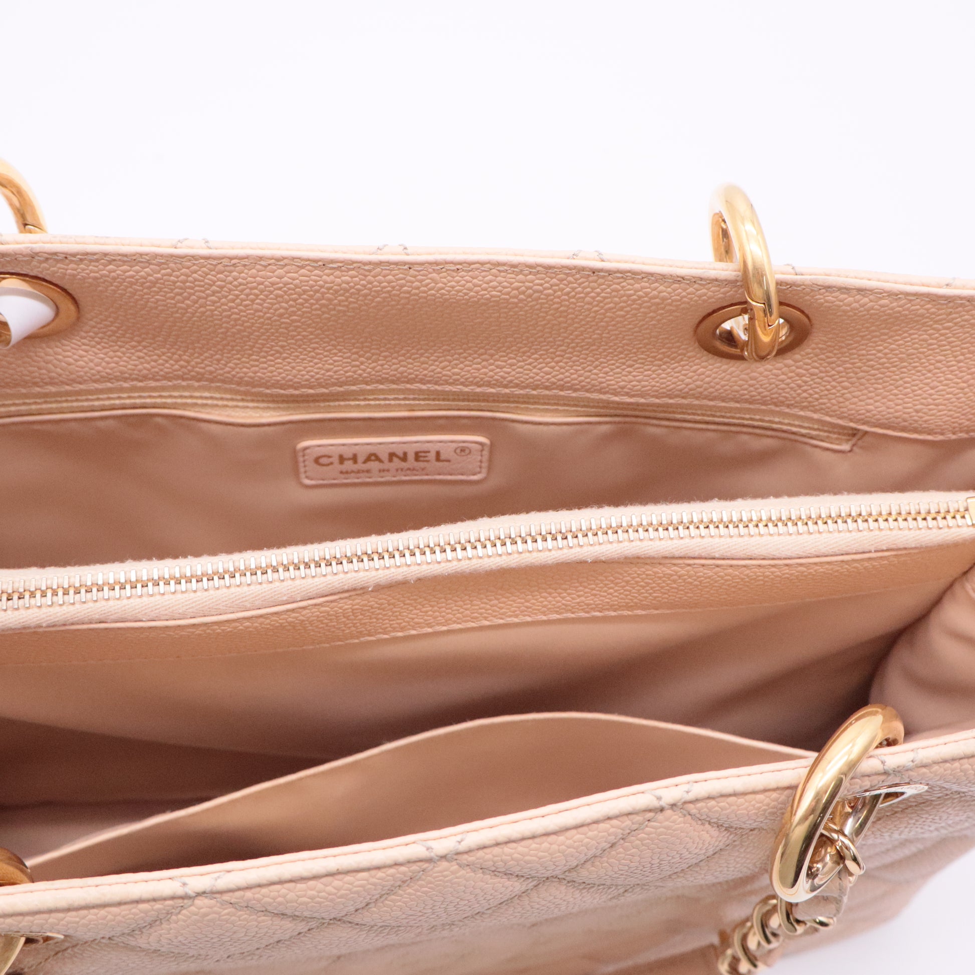 CC Caviar Grand Shopping Tote