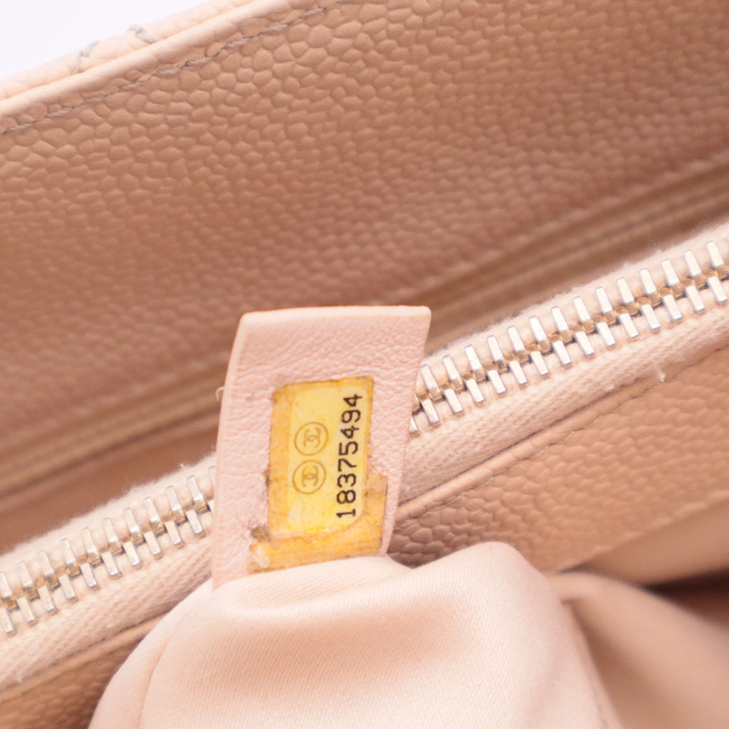 CC Caviar Grand Shopping Tote