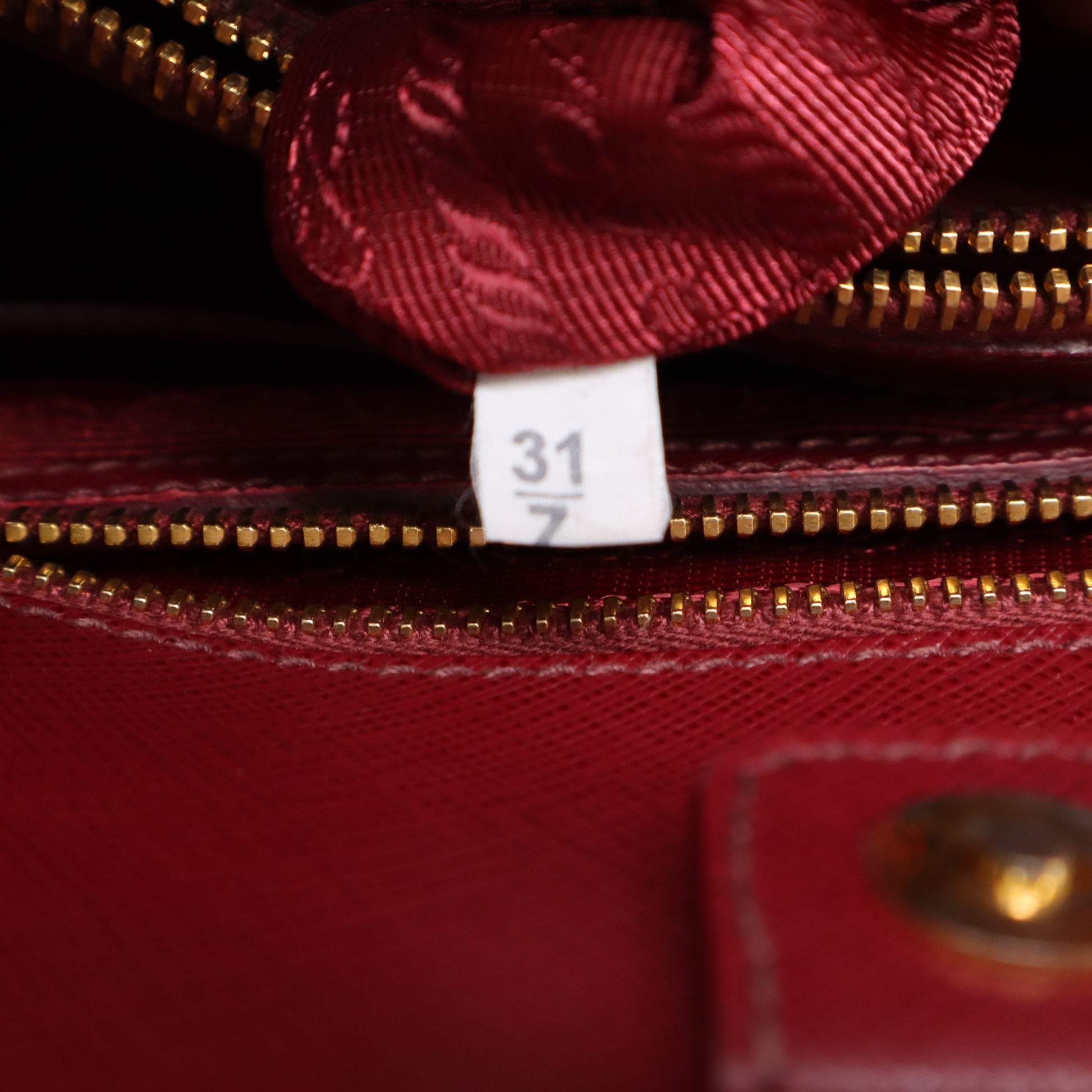 Prada Saffiano Lux Medium Promenade Bag B22566