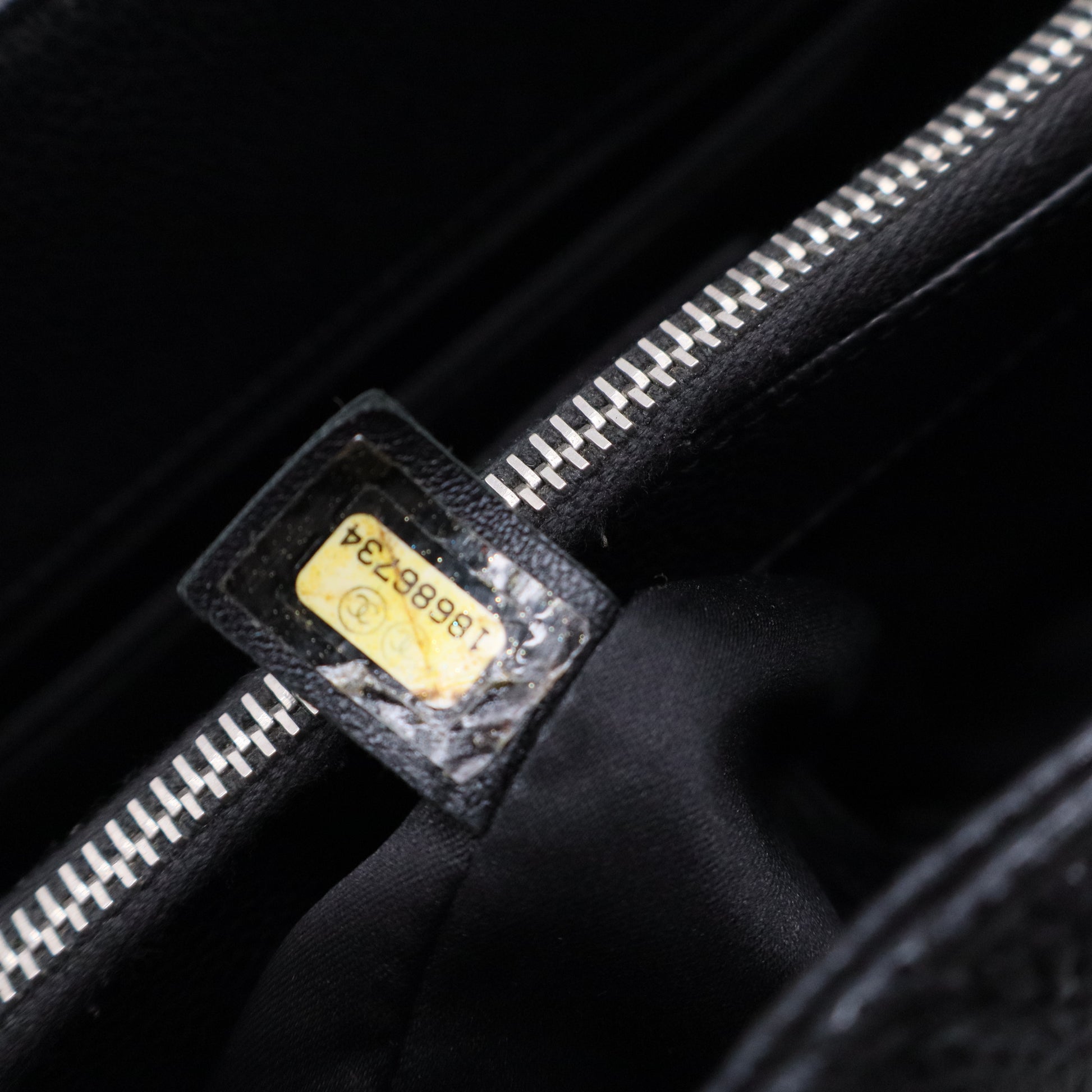 Caviar Grand Shopping Tote B20413