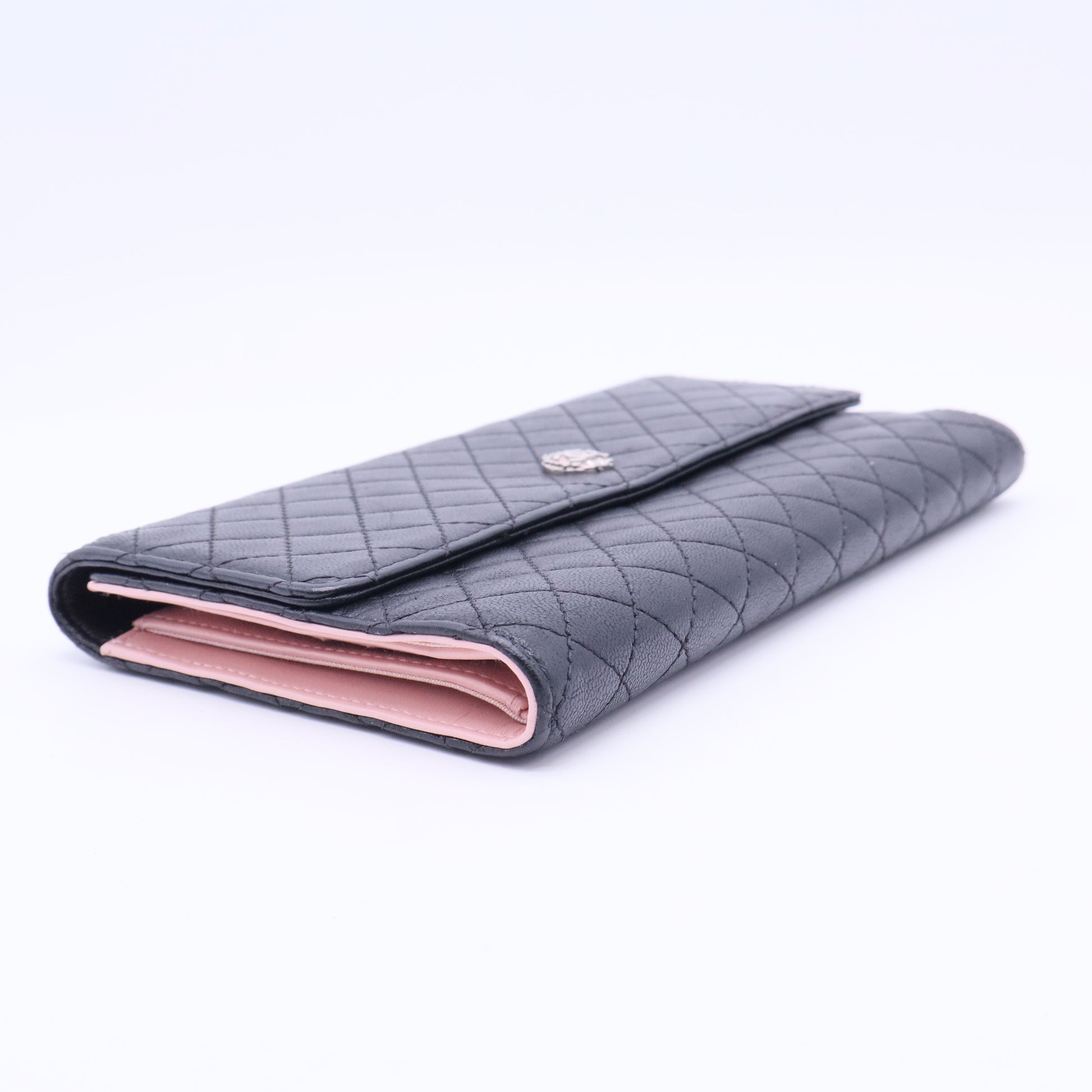 CC Button Trifold Wallet Leather