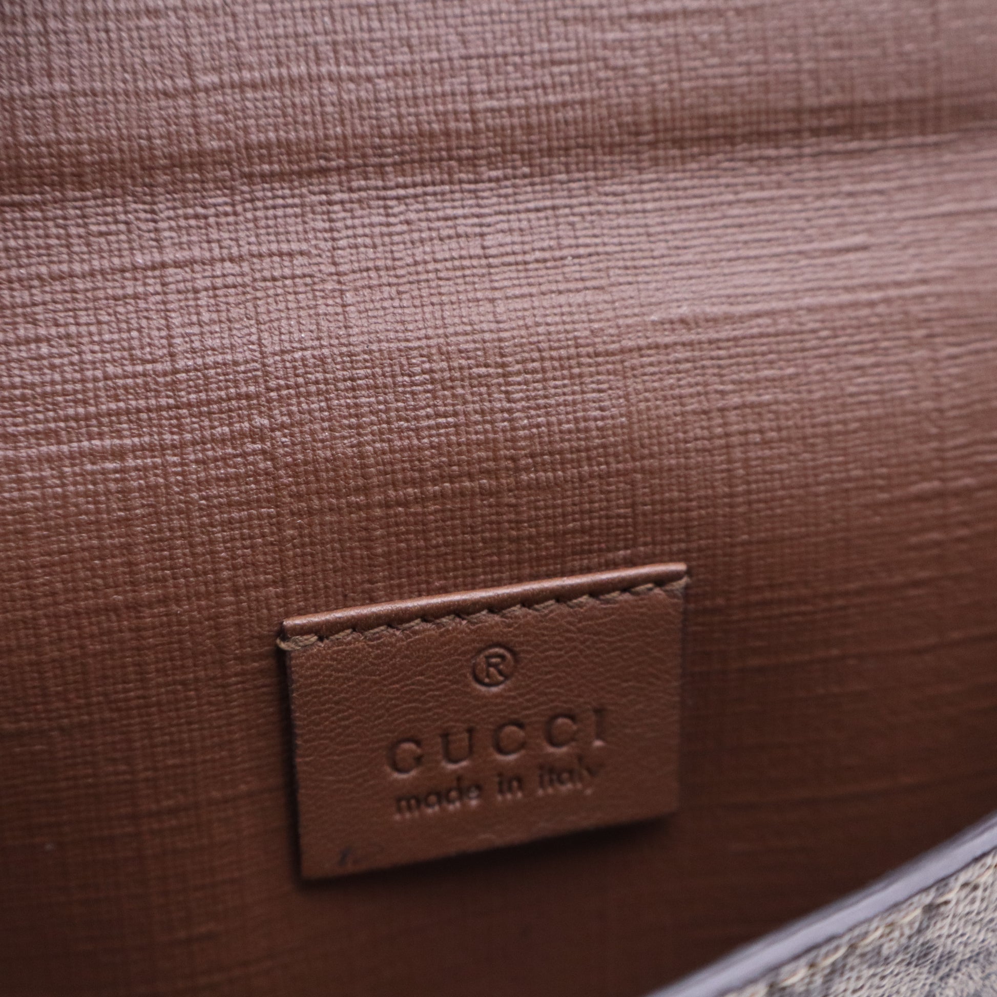 GG Monogram Wallet W20572