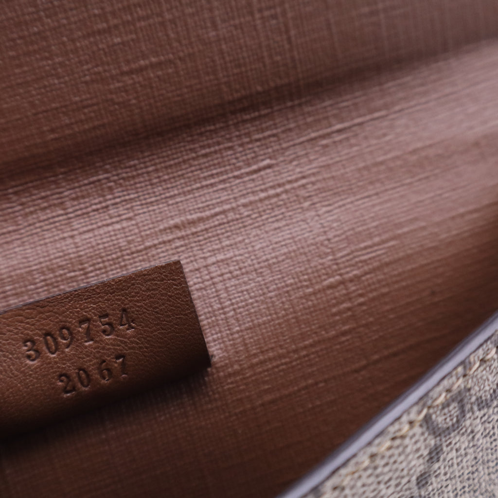 GG Monogram Wallet W20572
