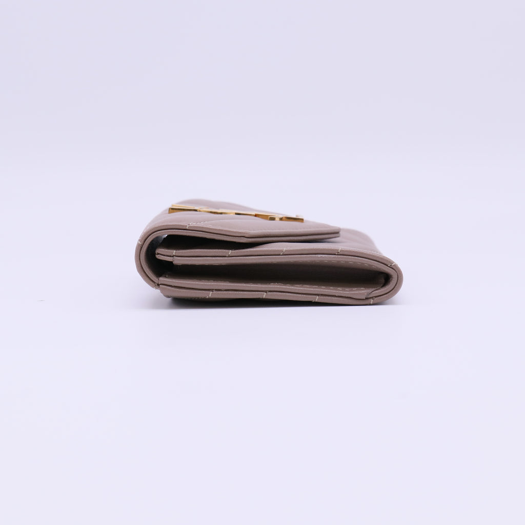 Saint Laurent Cassandre Matelasse Small Envelope Wallet W22114