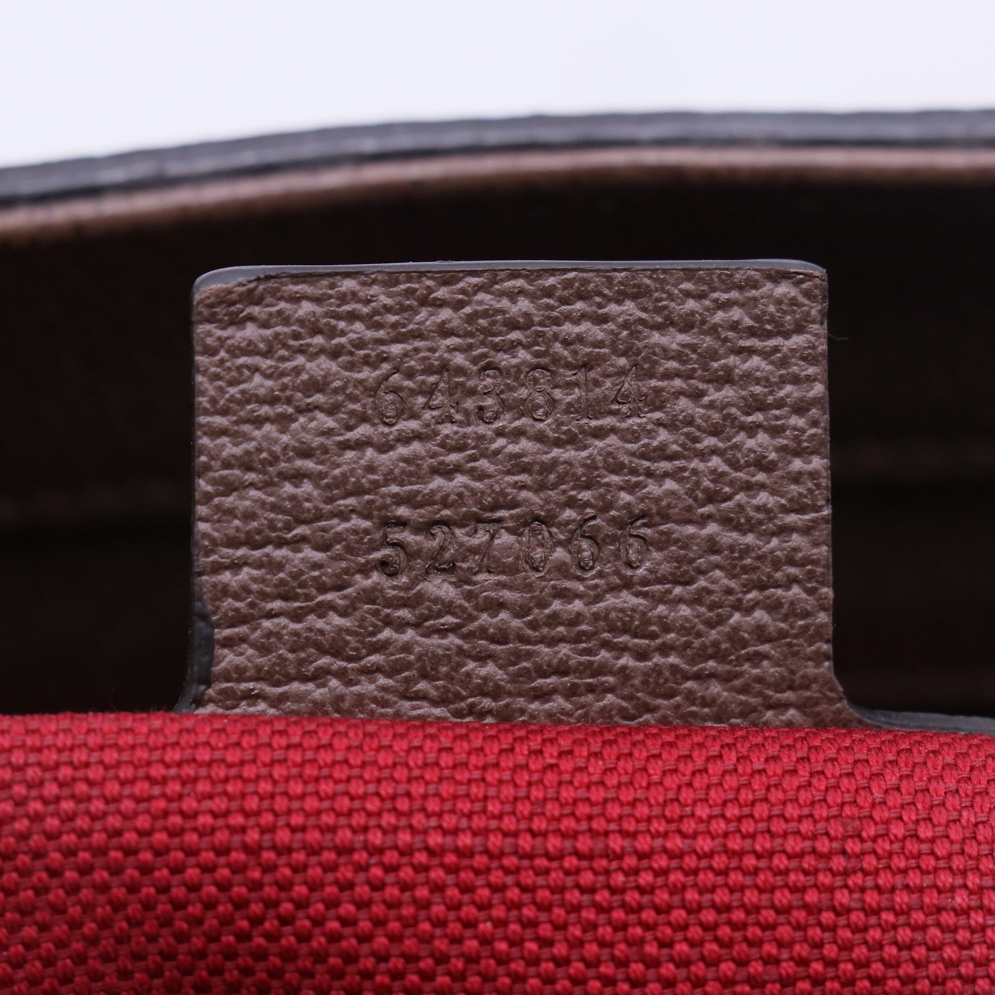 GG Supreme Monogram Textured Dollar B20898
