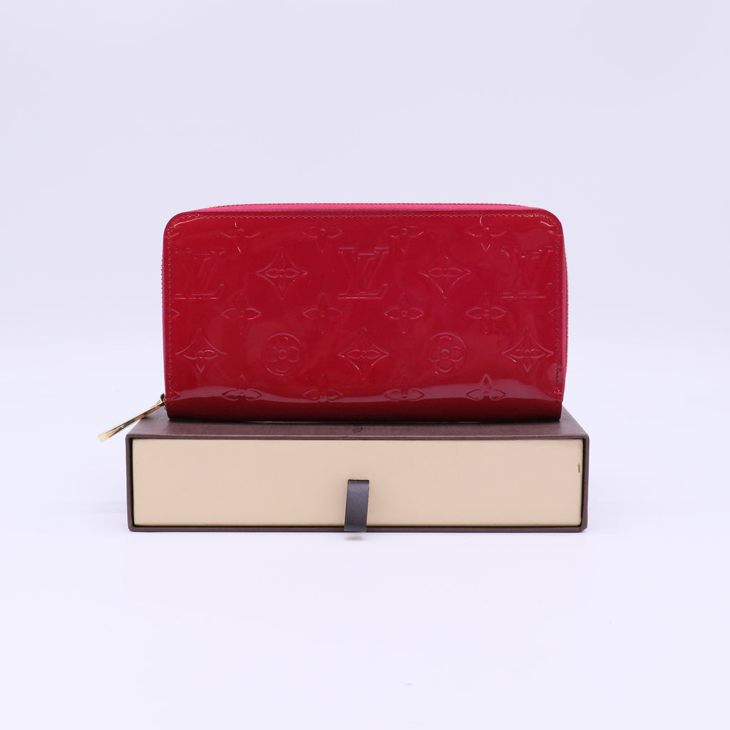 Louis Vuitton Monogram Vernis Zippy Wallet W22111