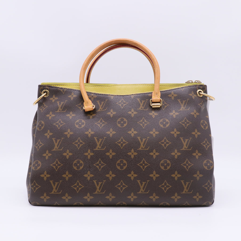 Louis Vuitton Pallas MM Monogram Canvas Bag B23470