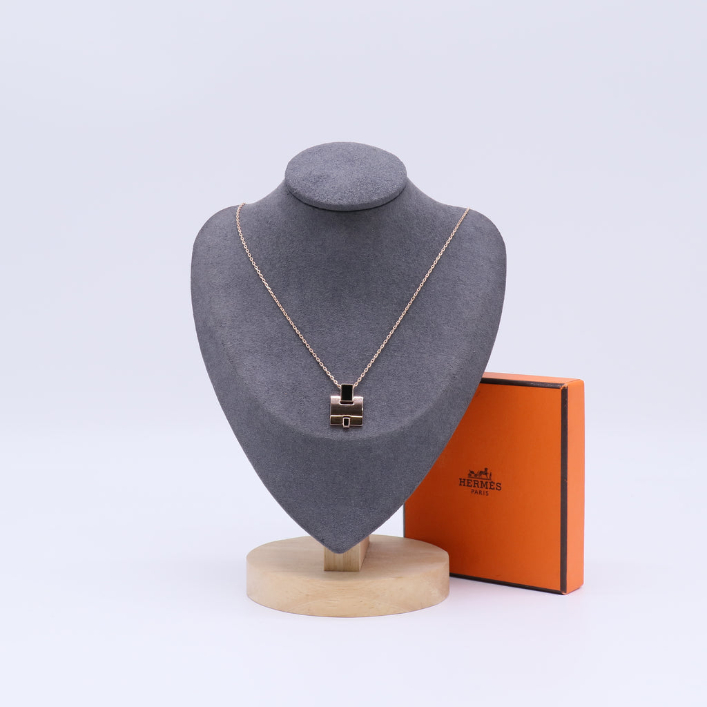 Hermes Eileen Pendant Necklace W21587