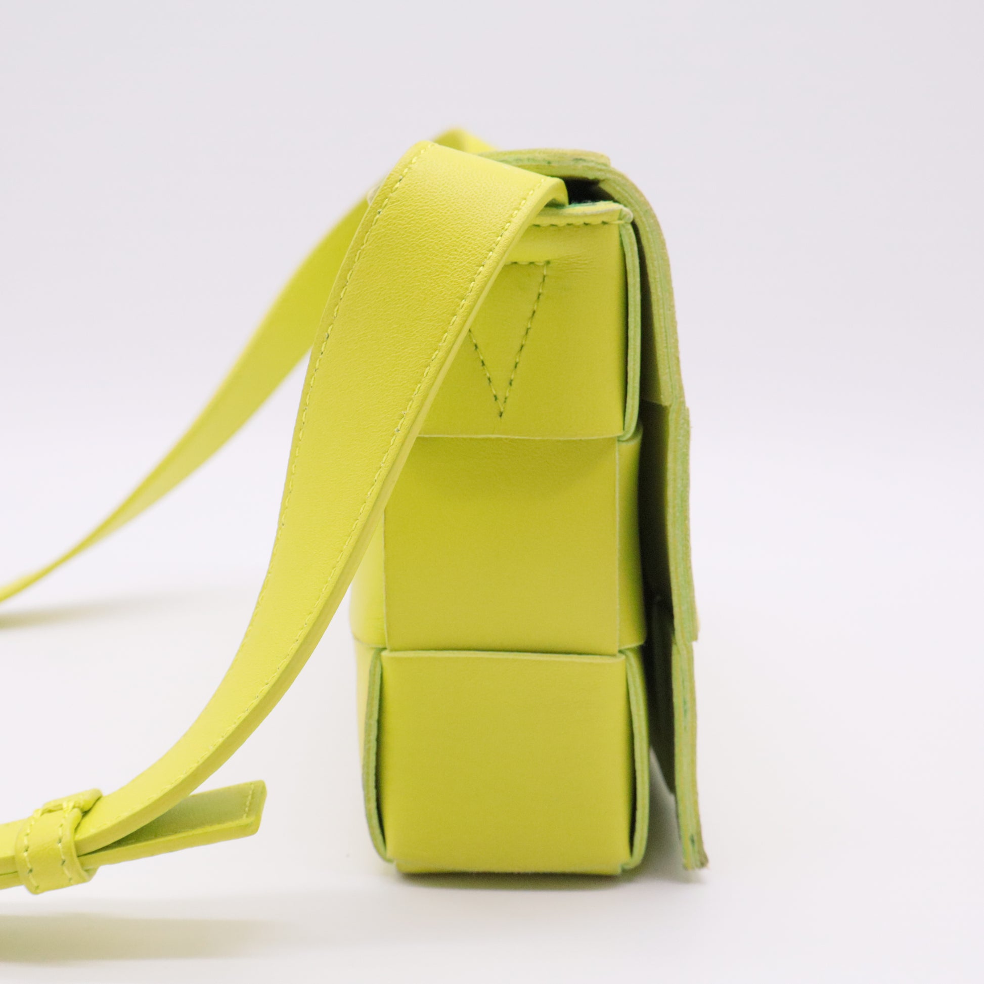 Cassette Belt Bag Maxi Intrecciato Leather