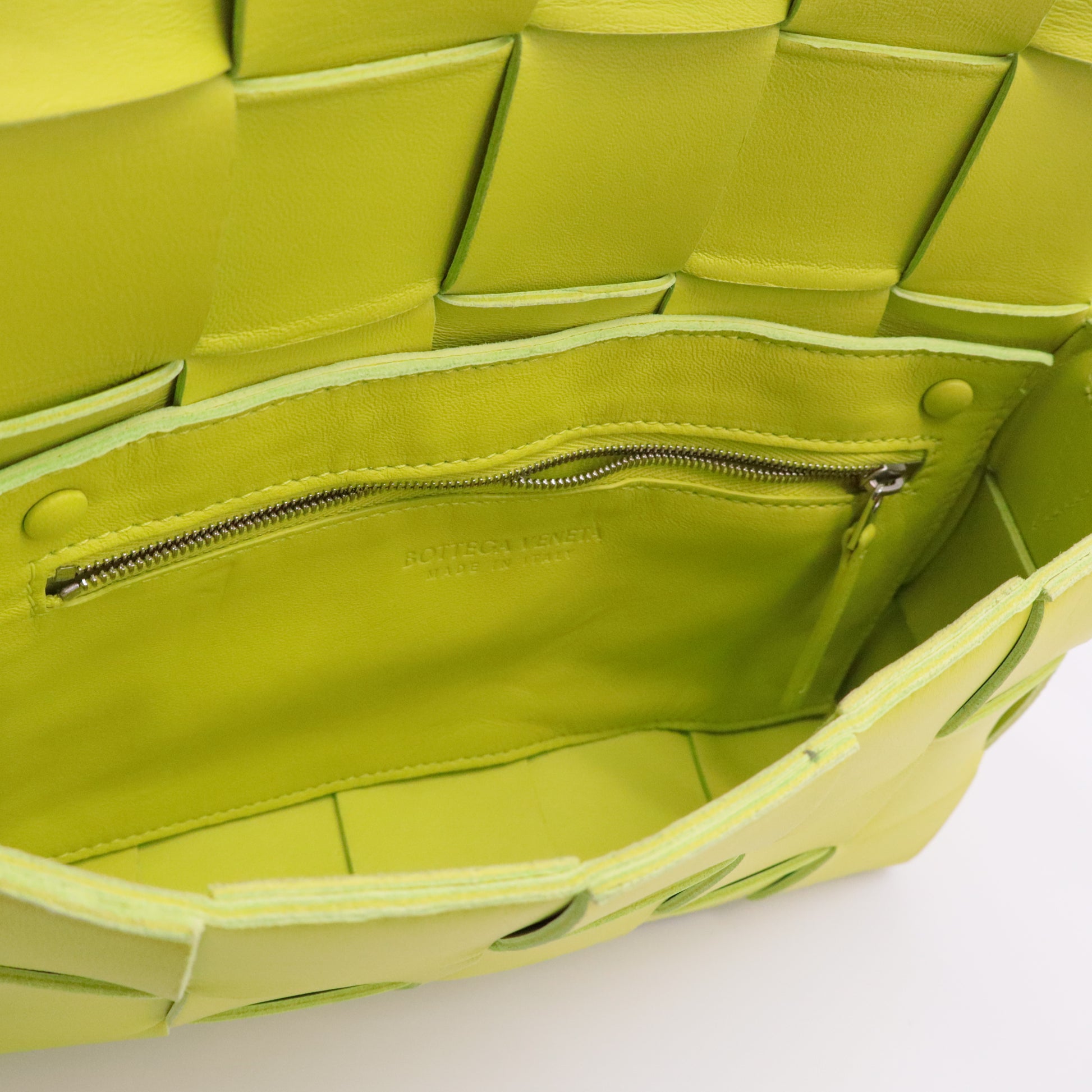 Cassette Belt Bag Maxi Intrecciato Leather