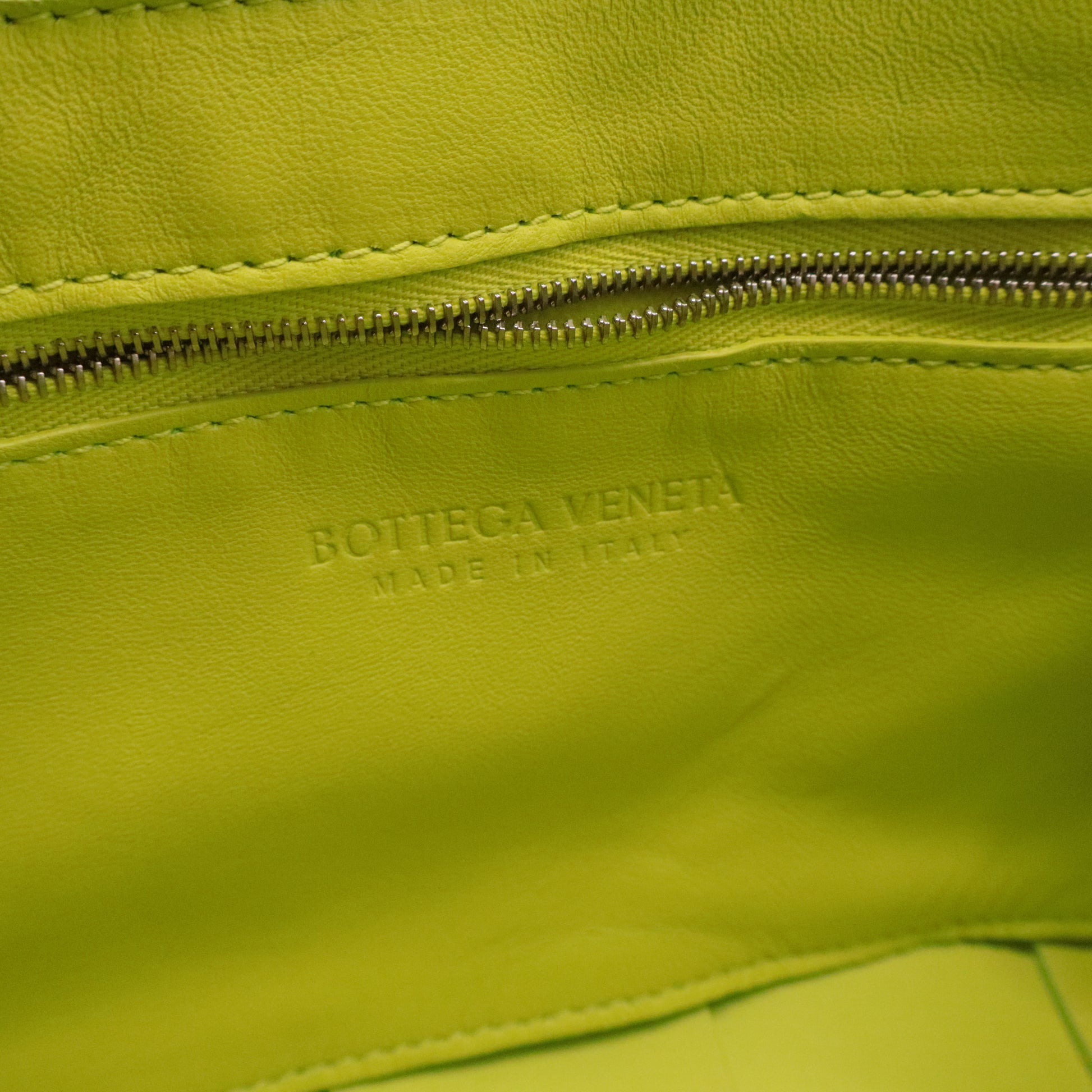 Cassette Belt Bag Maxi Intrecciato Leather