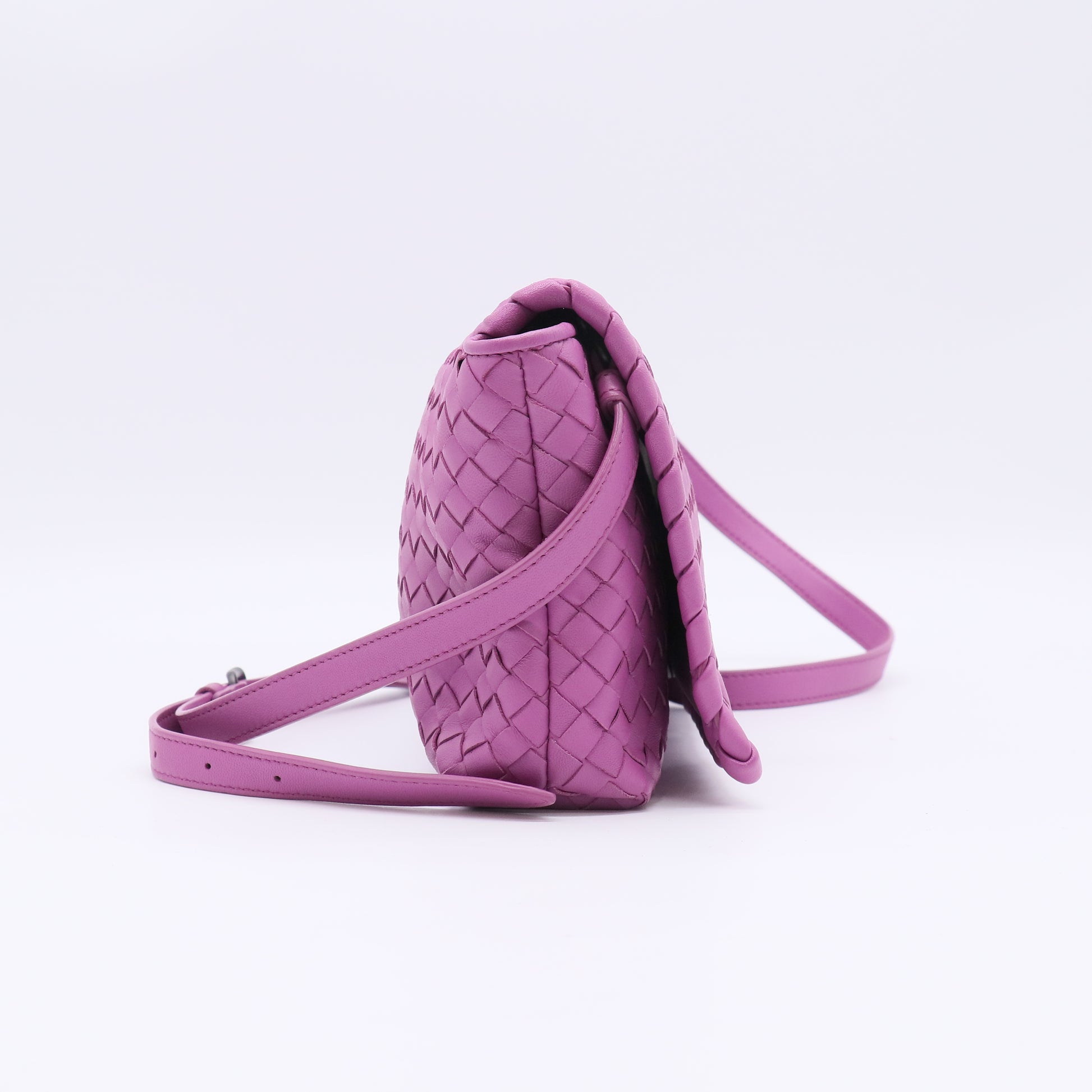 Bottega Veneta Intrecciato Intreccio Cobble Shoulder Bag B23653