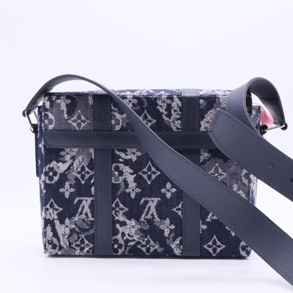 Louis Vuitton Monogram Tapestry Trunk Messenger J2376 twins