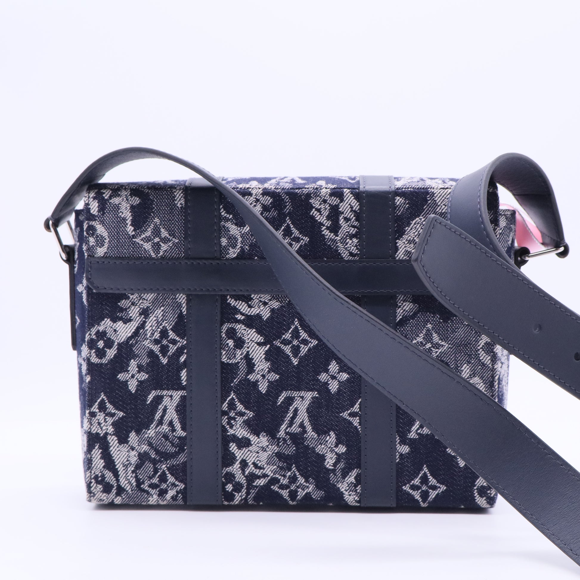 Louis Vuitton Monogram Tapestry Trunk Messenger J2376 twins