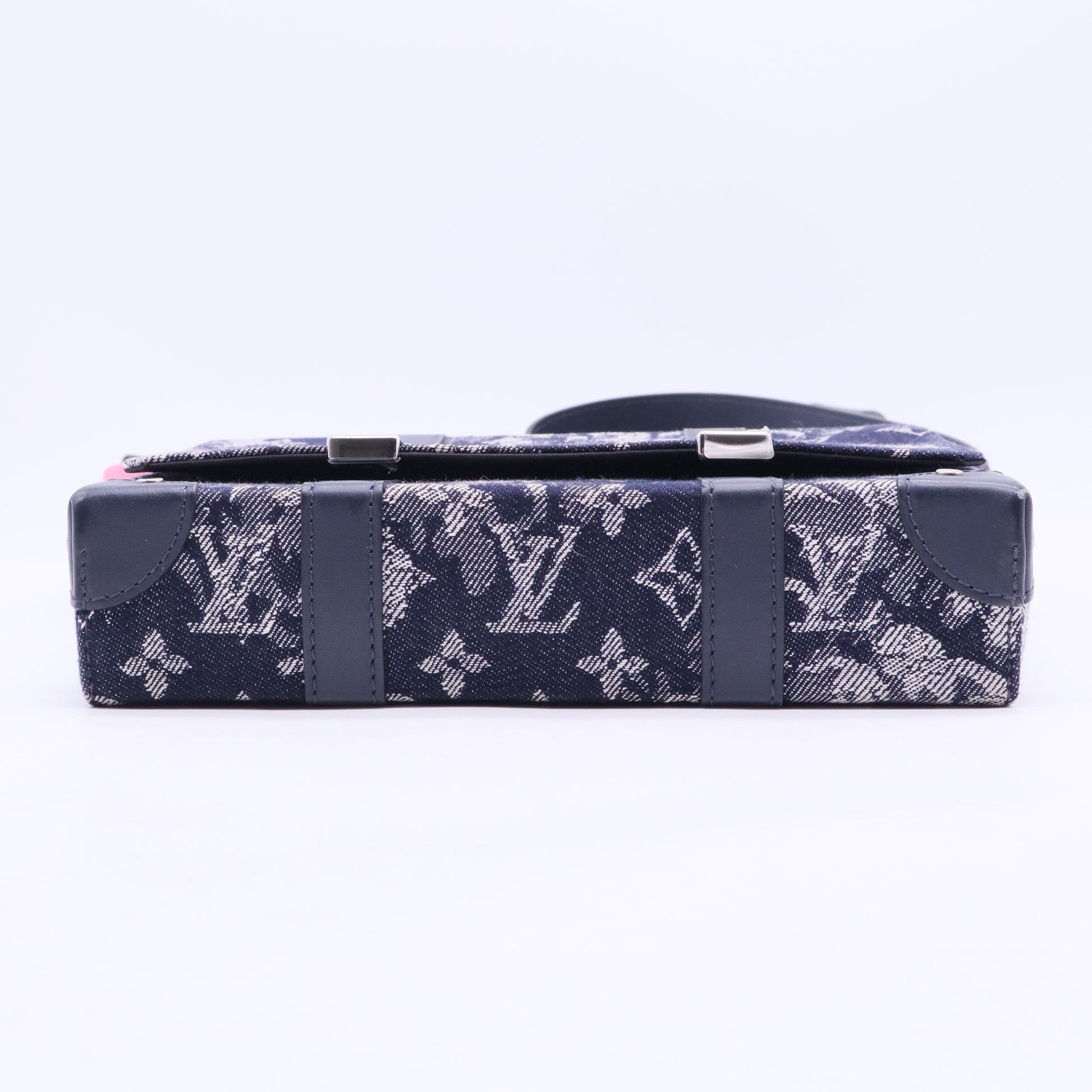 Louis Vuitton Monogram Tapestry Trunk Messenger J2376 twins
