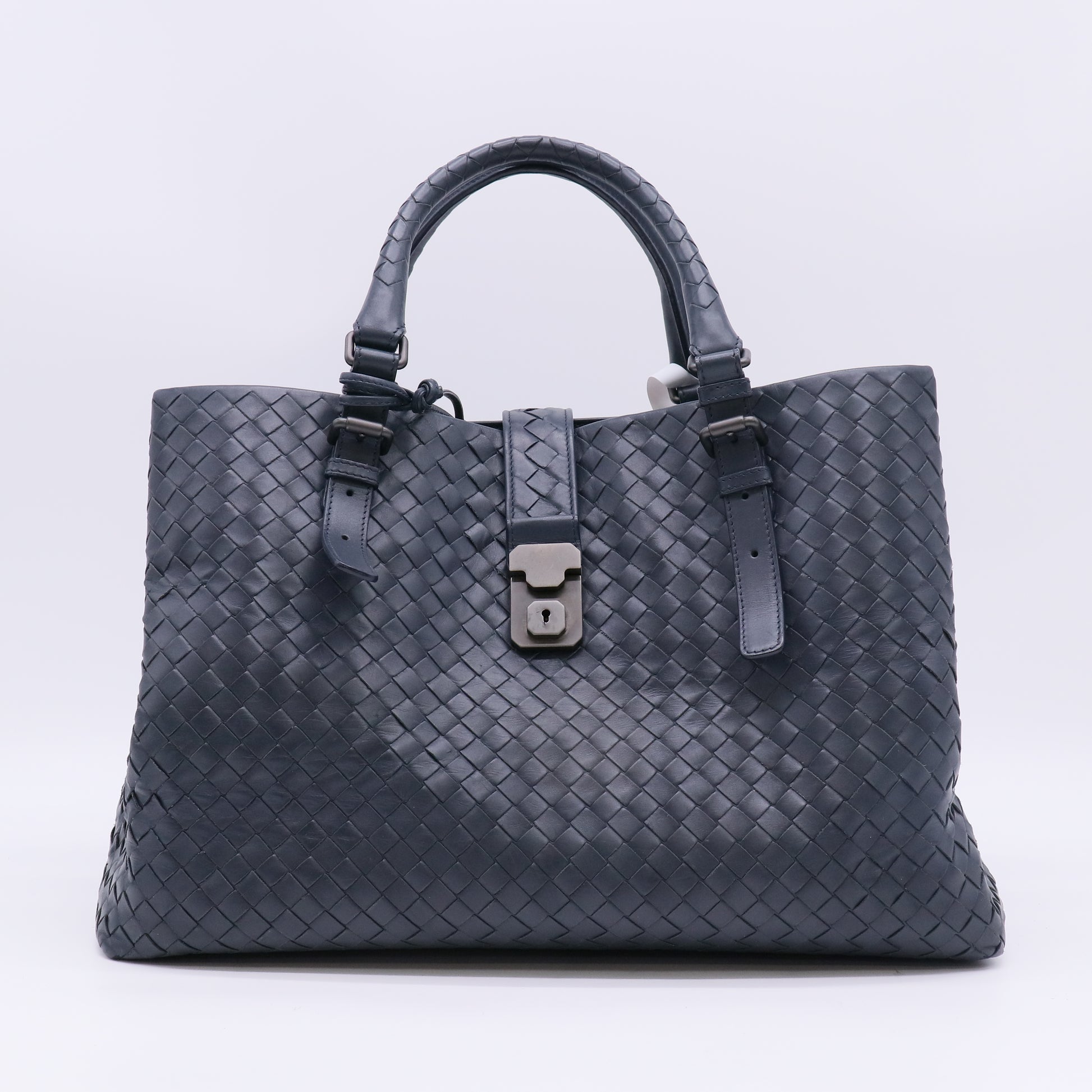 Intrecciato Medium Roma Bag B23487
