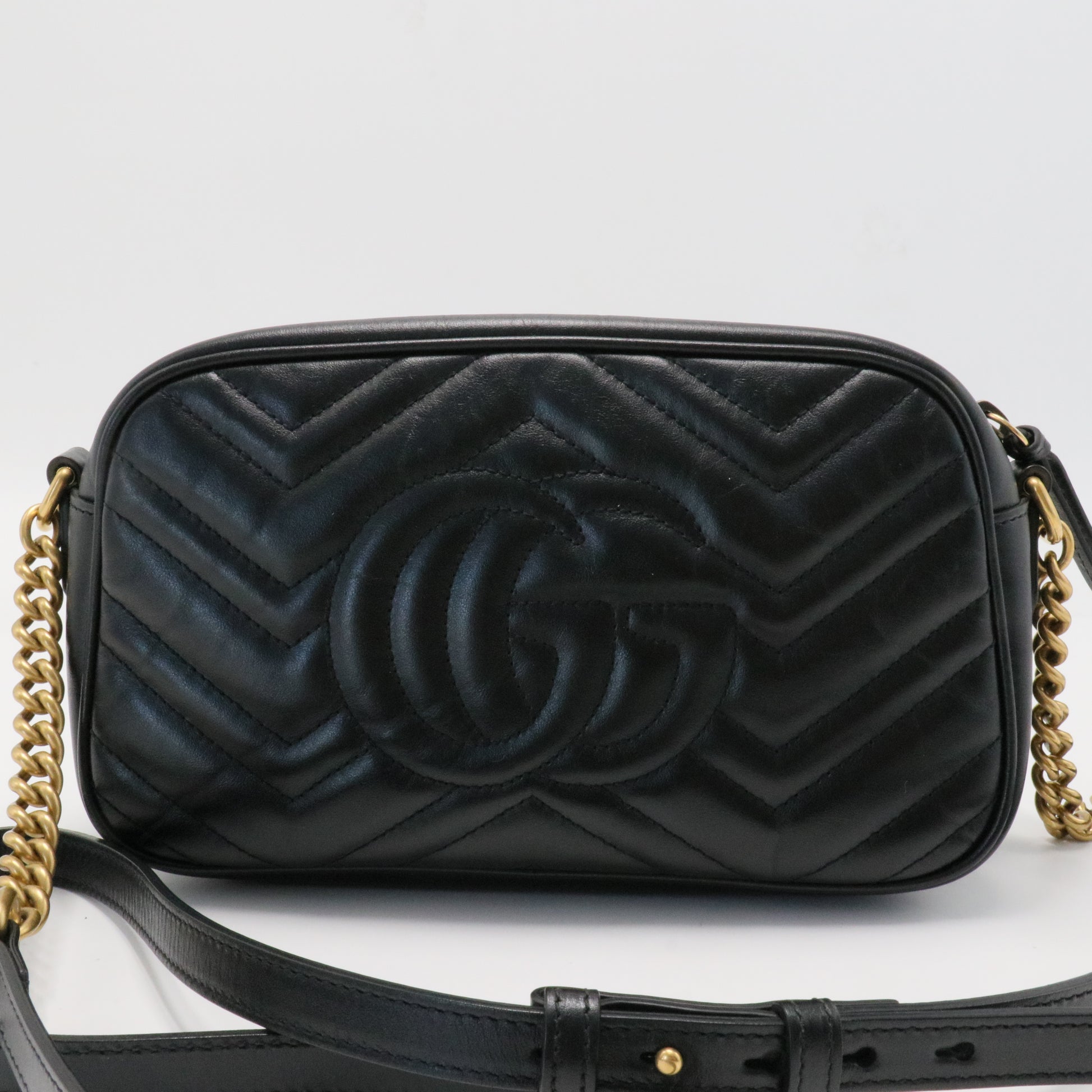 GG Marmont Shoulder Bag Matelasse Leather Small