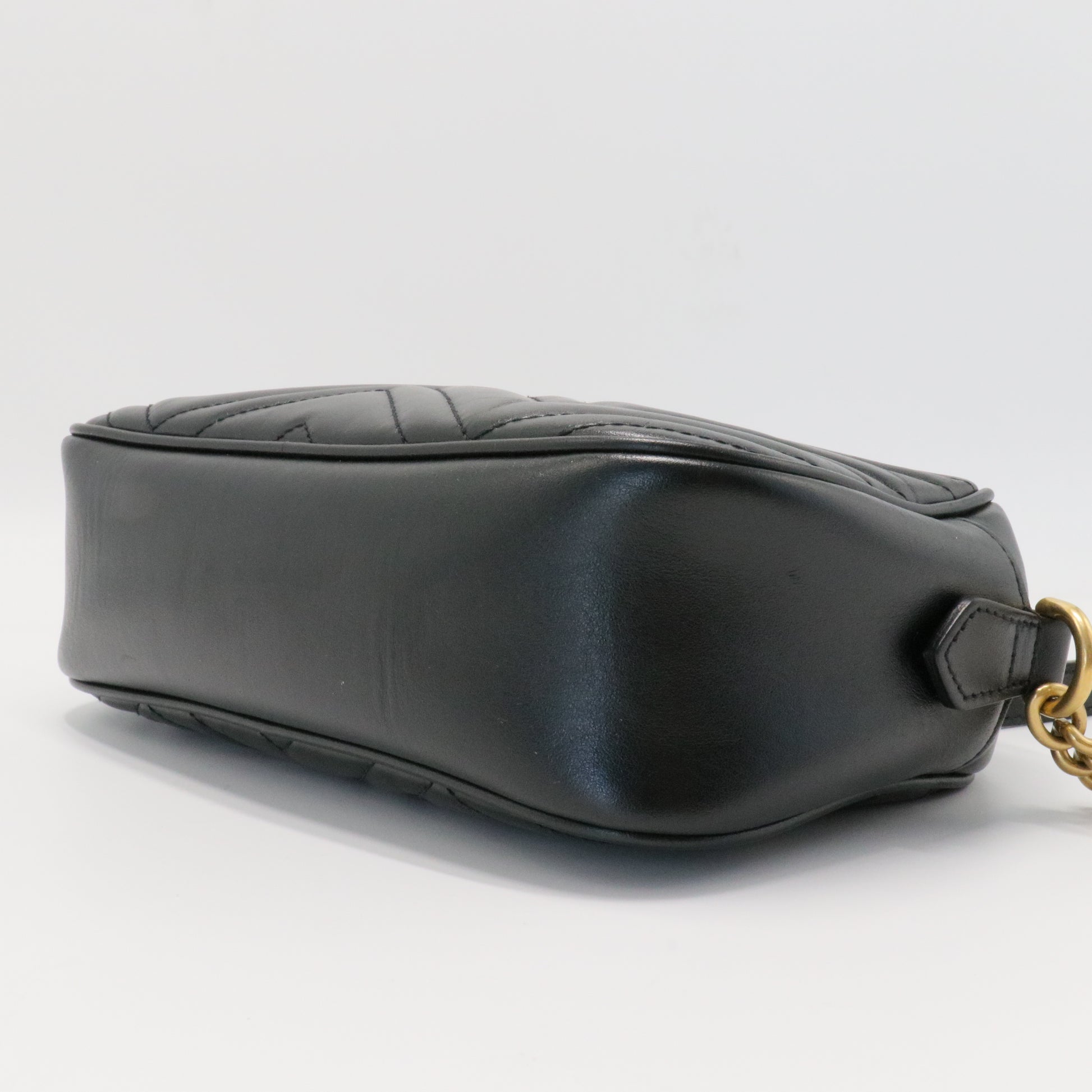 GG Marmont Shoulder Bag Matelasse Leather Small