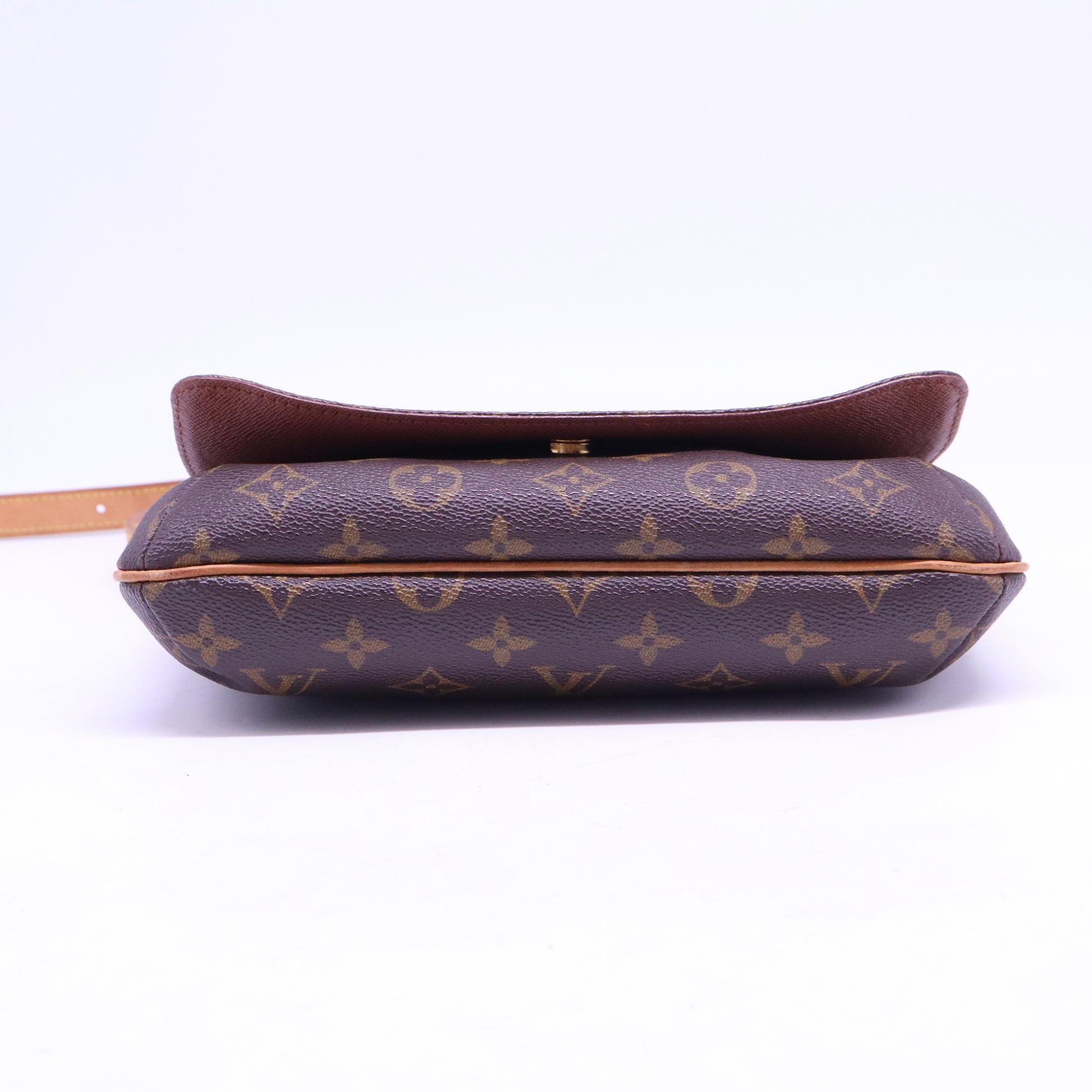 Musette Tango Handbag Monogram Canvas B21520