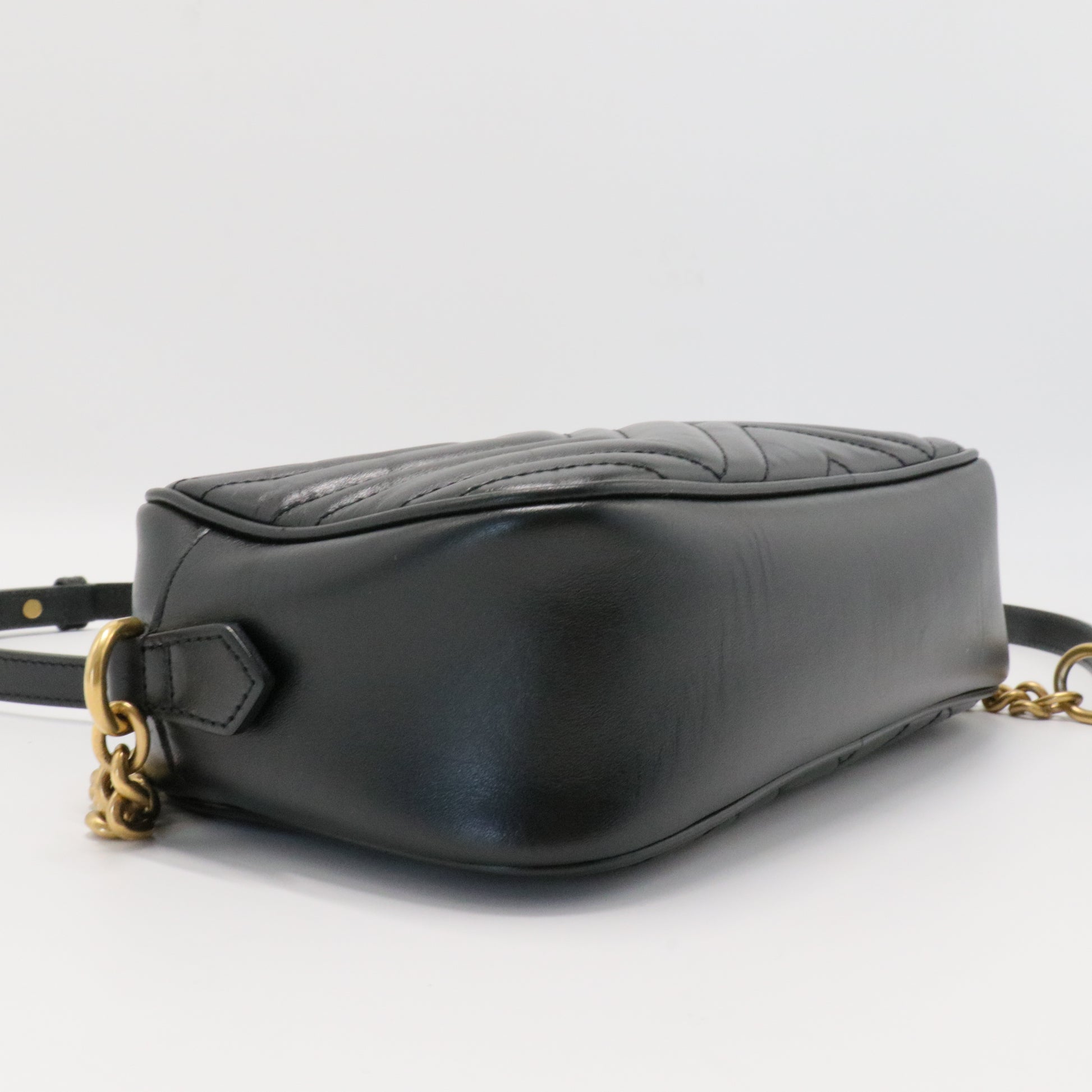 GG Marmont Shoulder Bag Matelasse Leather Small
