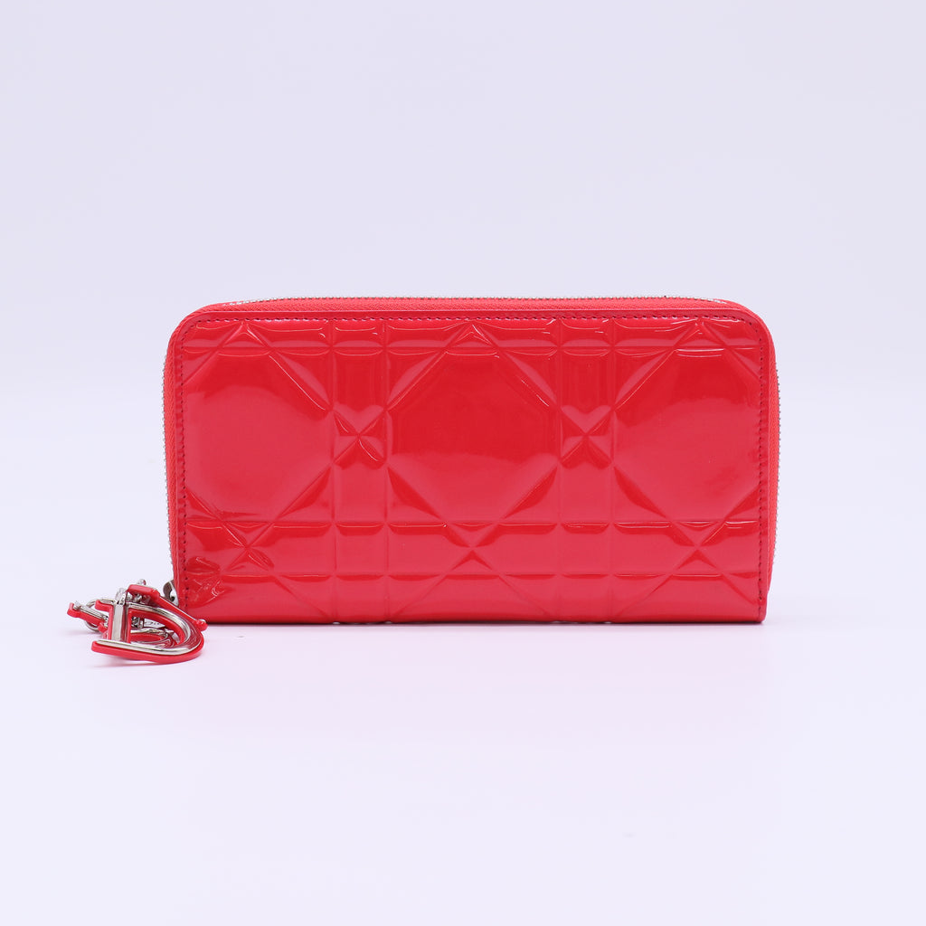 Christian Dior Lady Dior Cannage Patent Leather Voyageur Wallet W22110