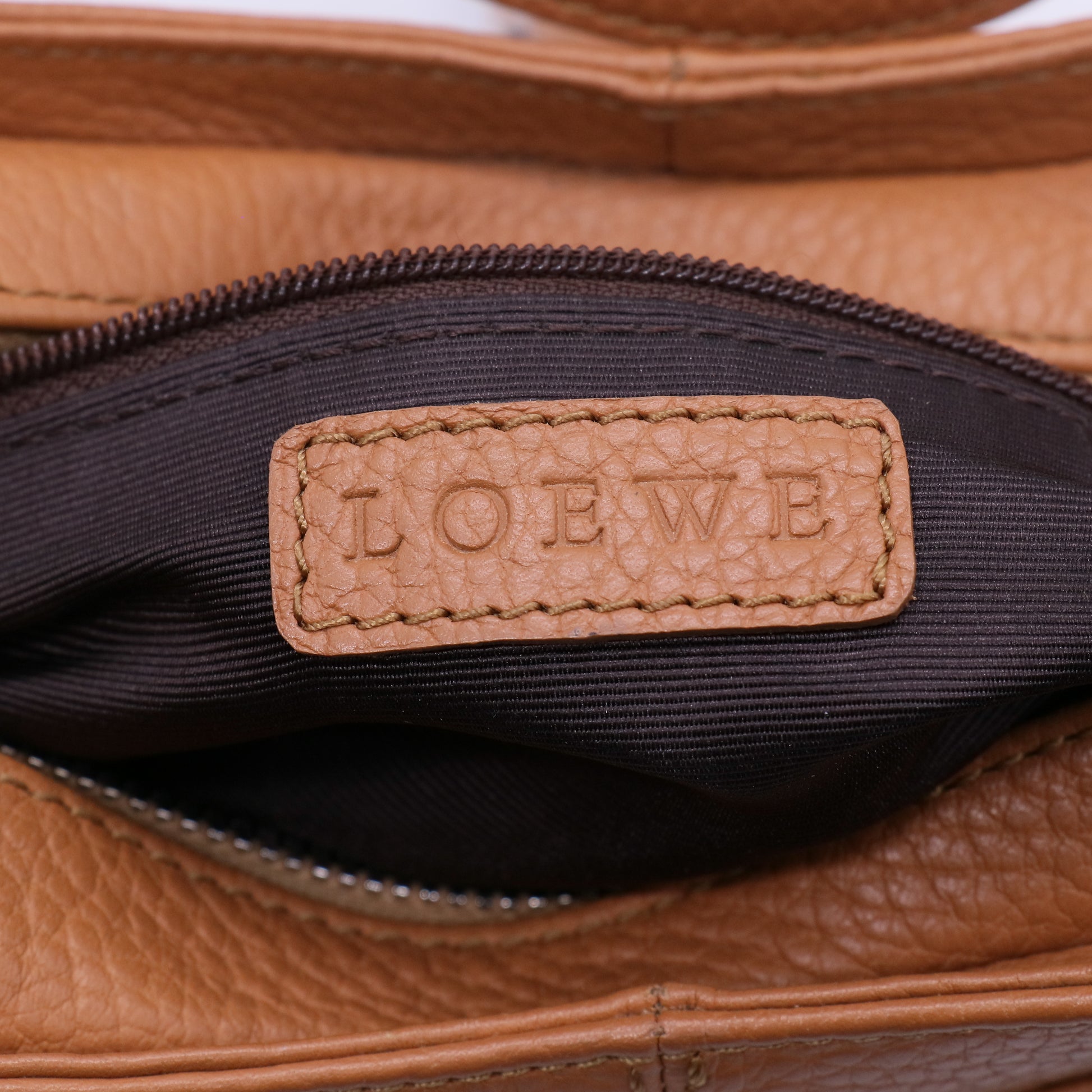 Leather handbag Loewe B20637
