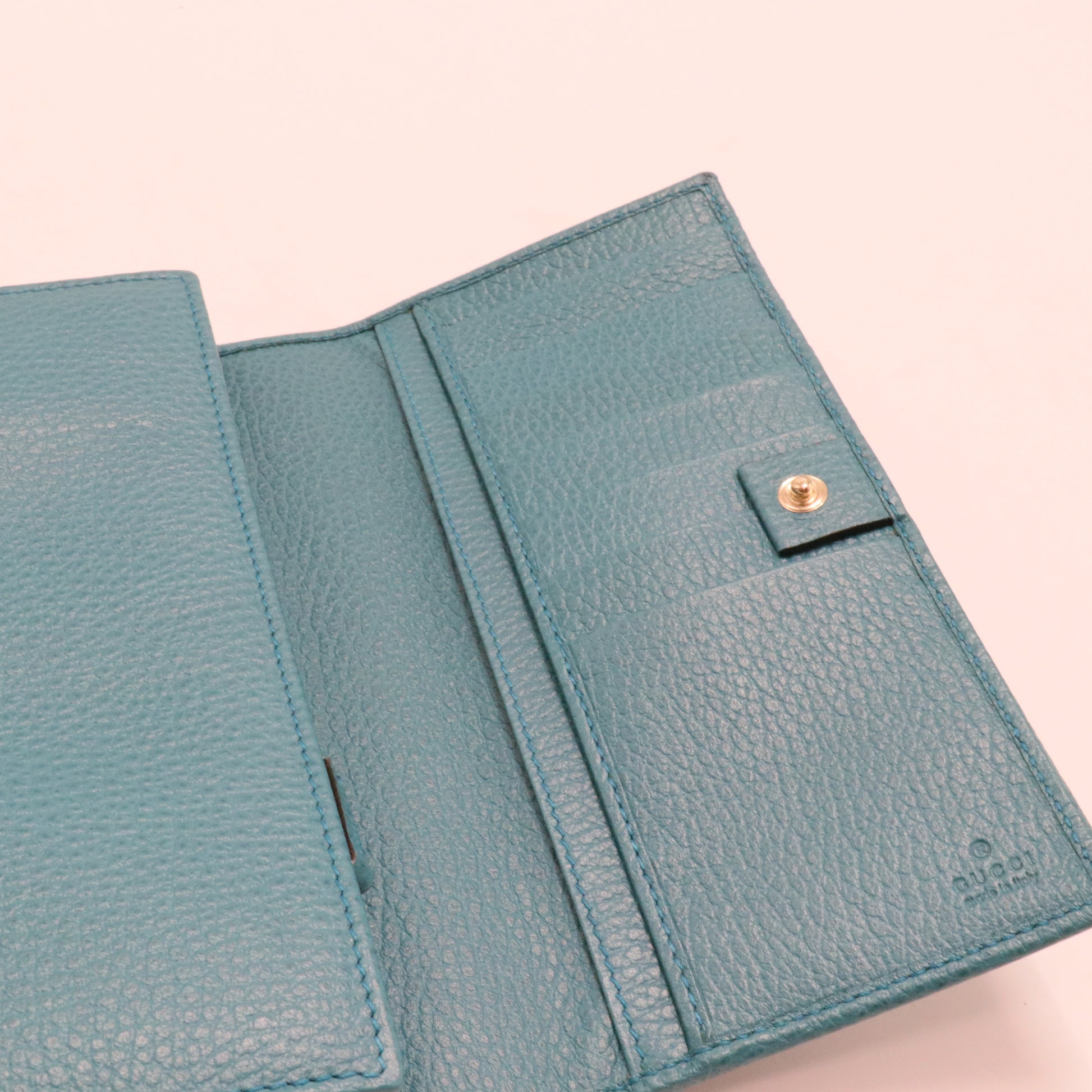 Blue Gucci Leather Swing Continental Wallet
