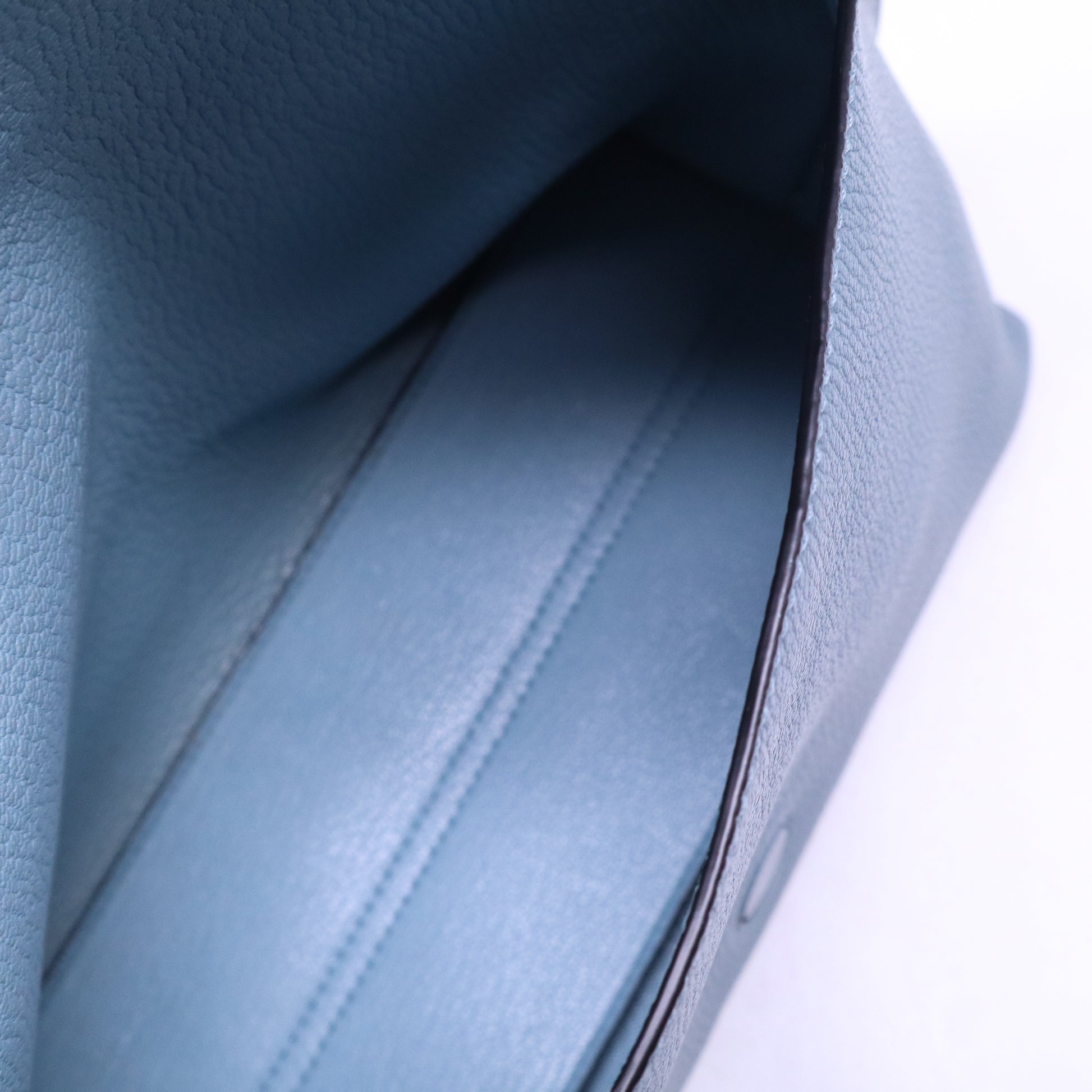 Avenue Crossbody Anagram Embossed Leather B21330