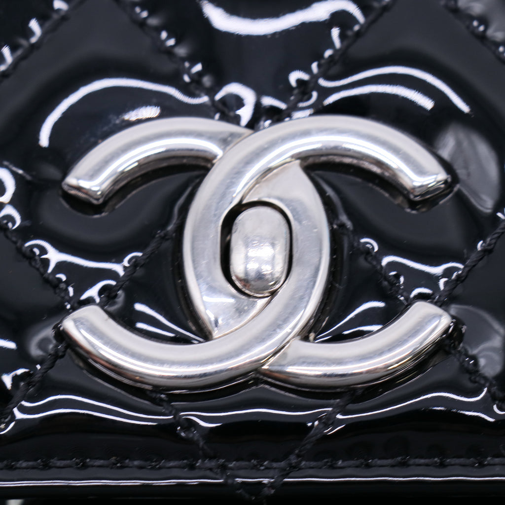 Chanel In The Business Maxi Flap Bag B22314